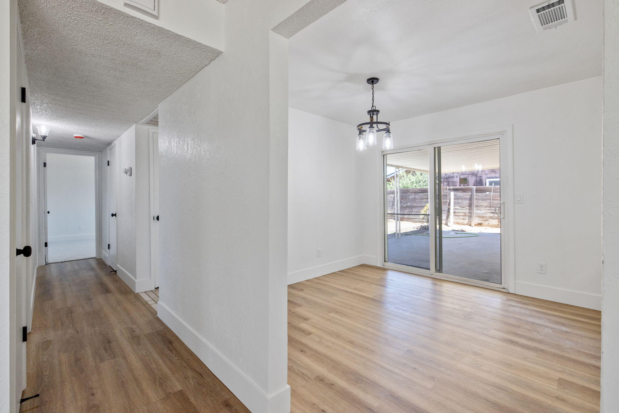 587 Sunset St, Kingsburg, CA 93631