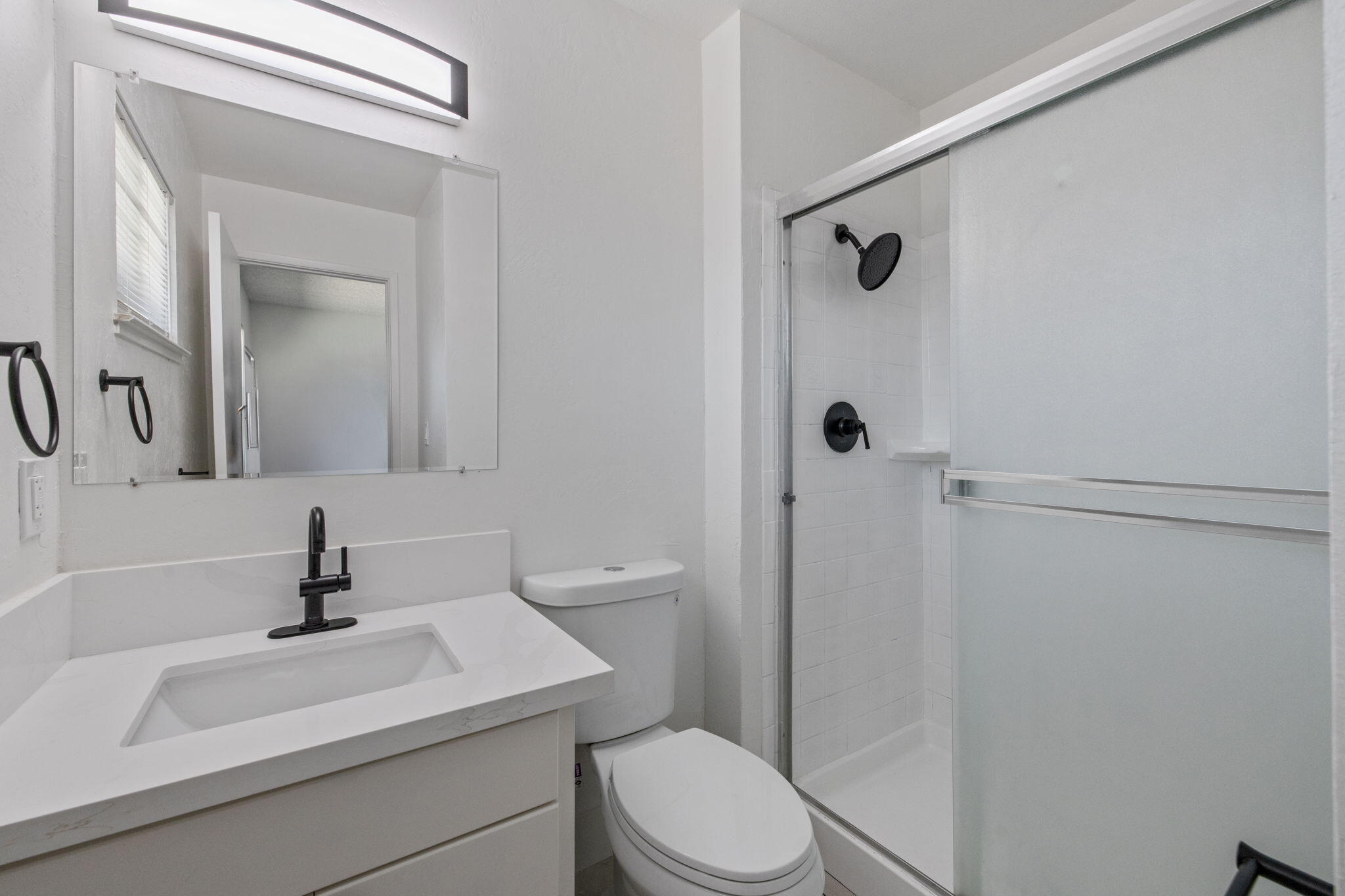 587 Sunset St, Kingsburg, CA 93631
