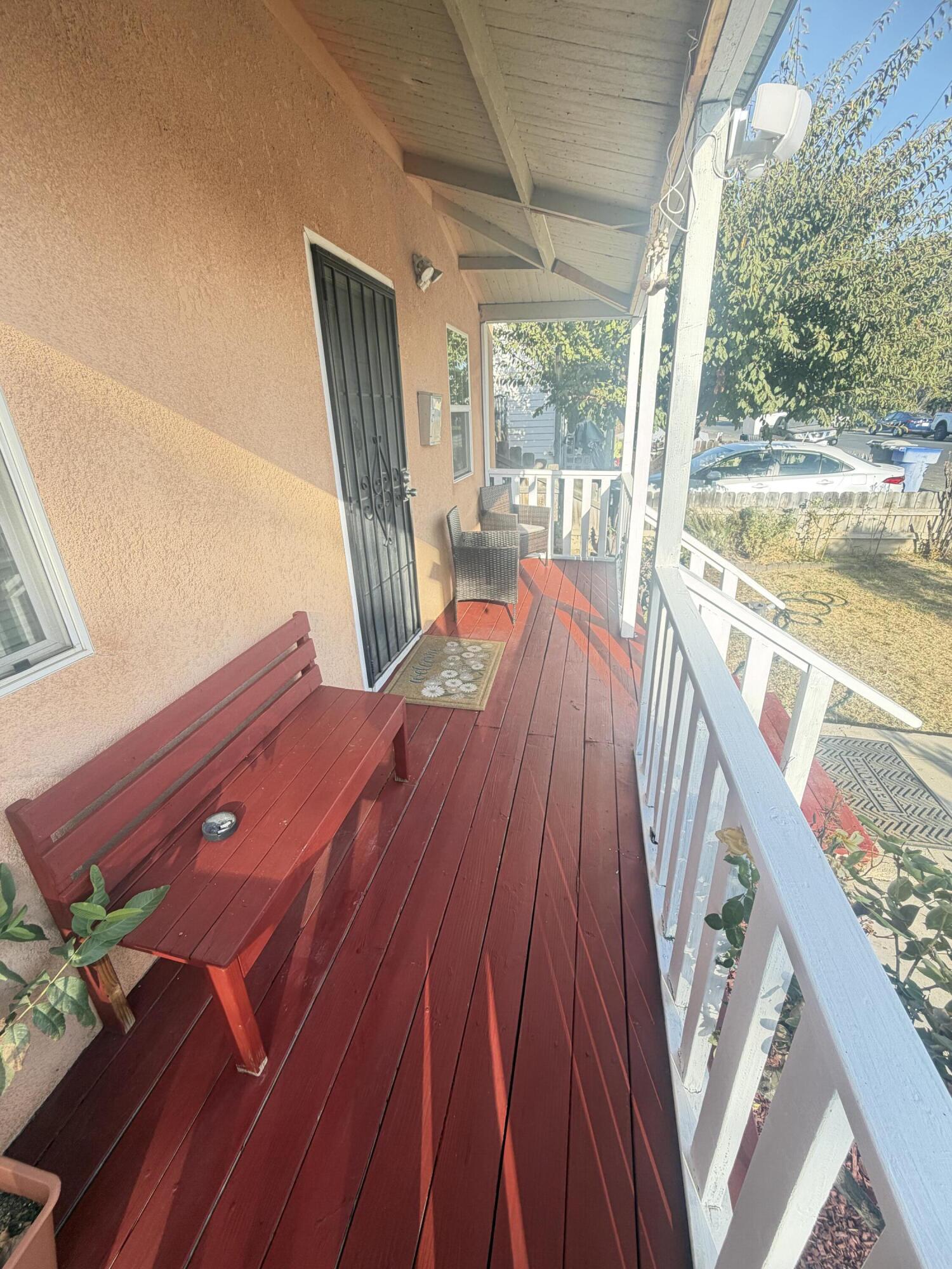 316 E 10th St, Hanford, CA 93230