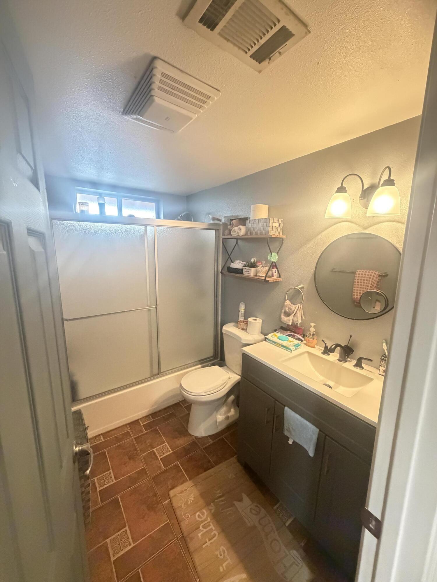 316 E 10th St, Hanford, CA 93230