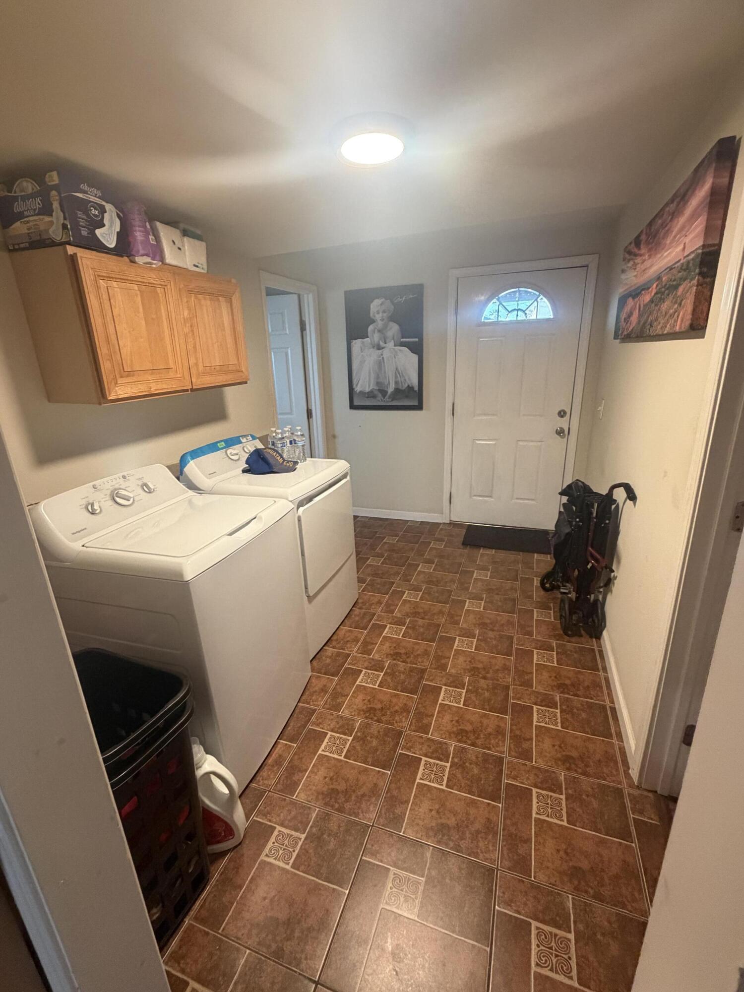 316 E 10th St, Hanford, CA 93230