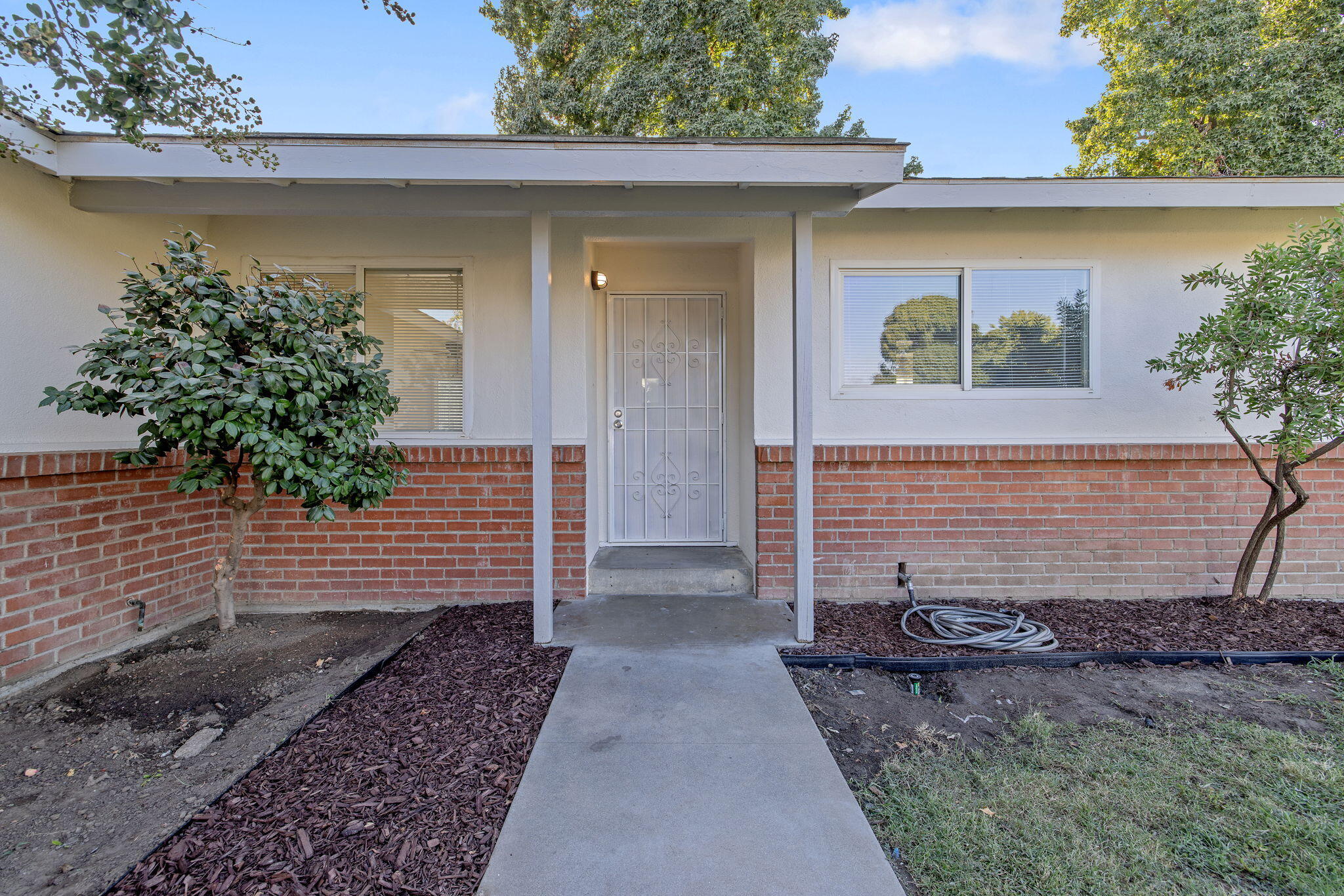 151 N C St, Tulare, CA 93274