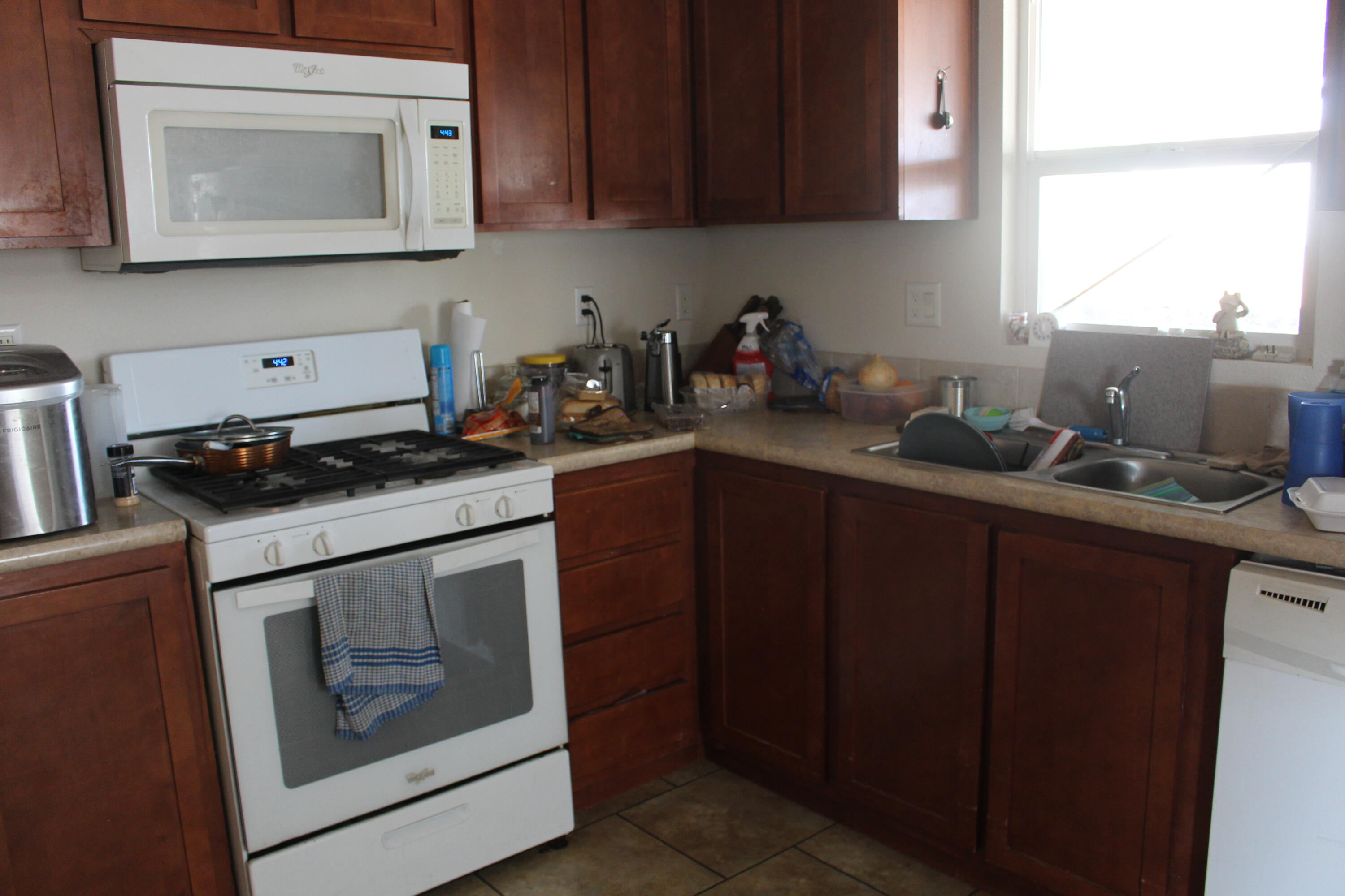 100 S Westwood St #20, Porterville, CA 93257