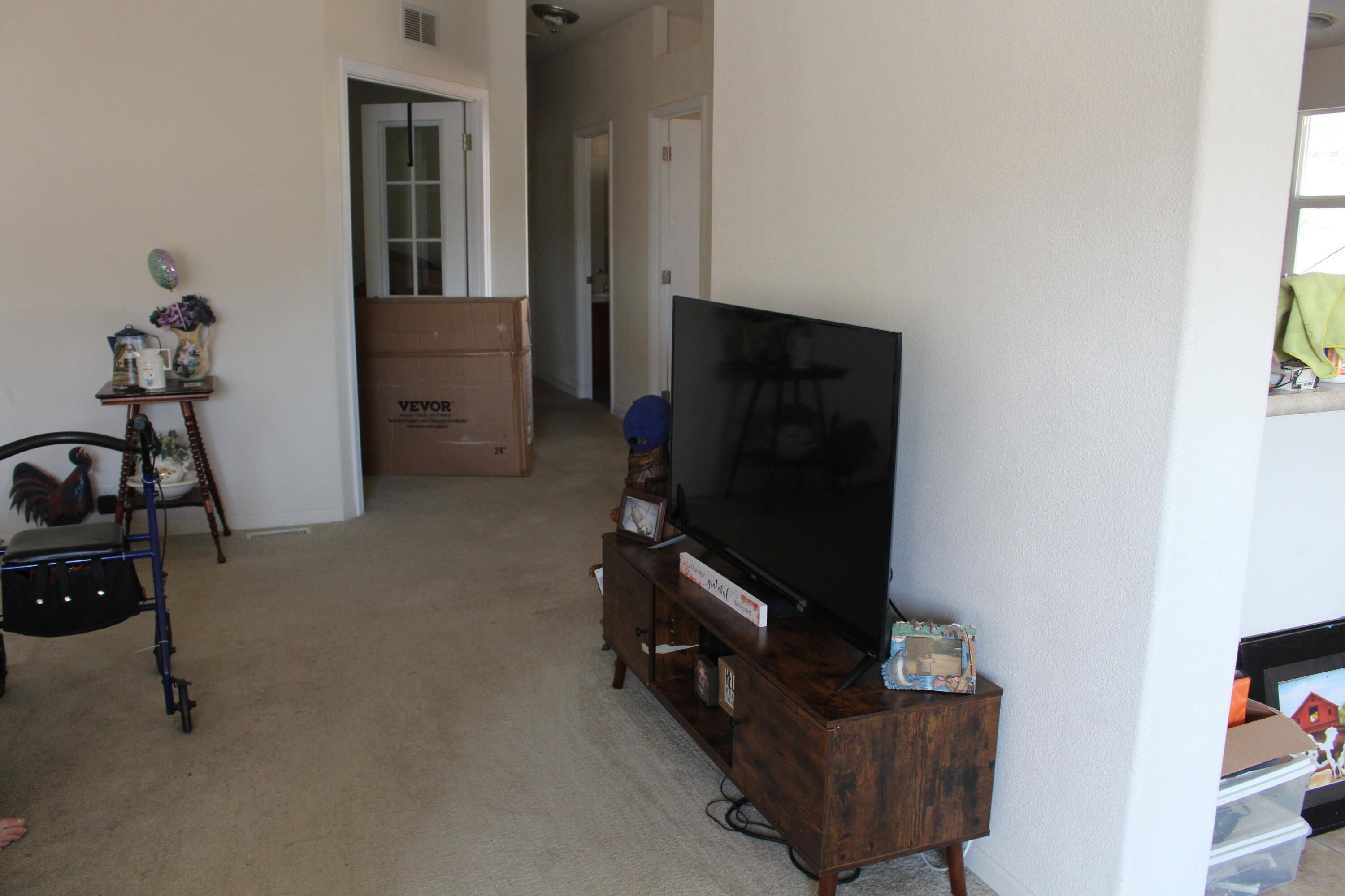 100 S Westwood St #20, Porterville, CA 93257