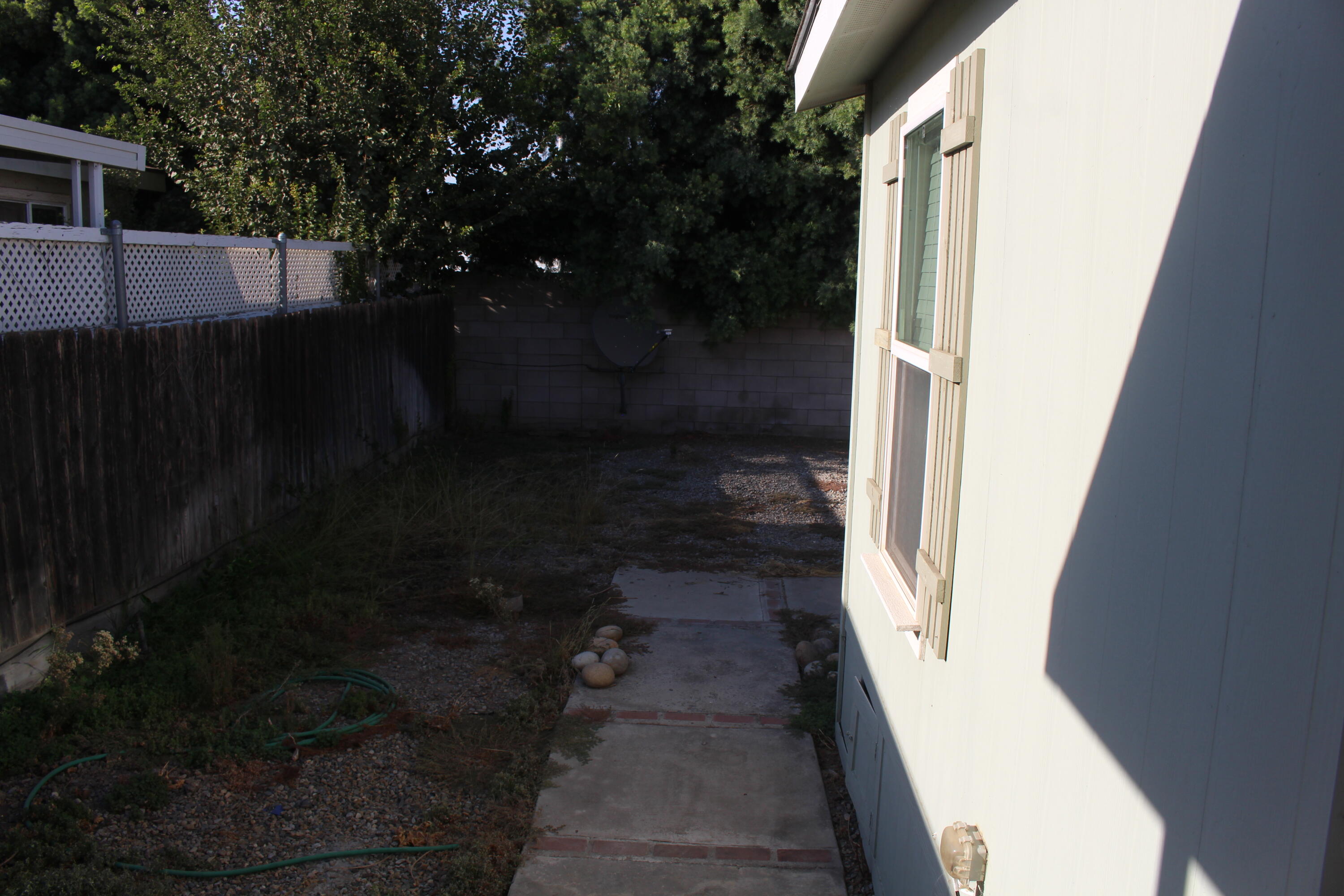 100 S Westwood St #20, Porterville, CA 93257