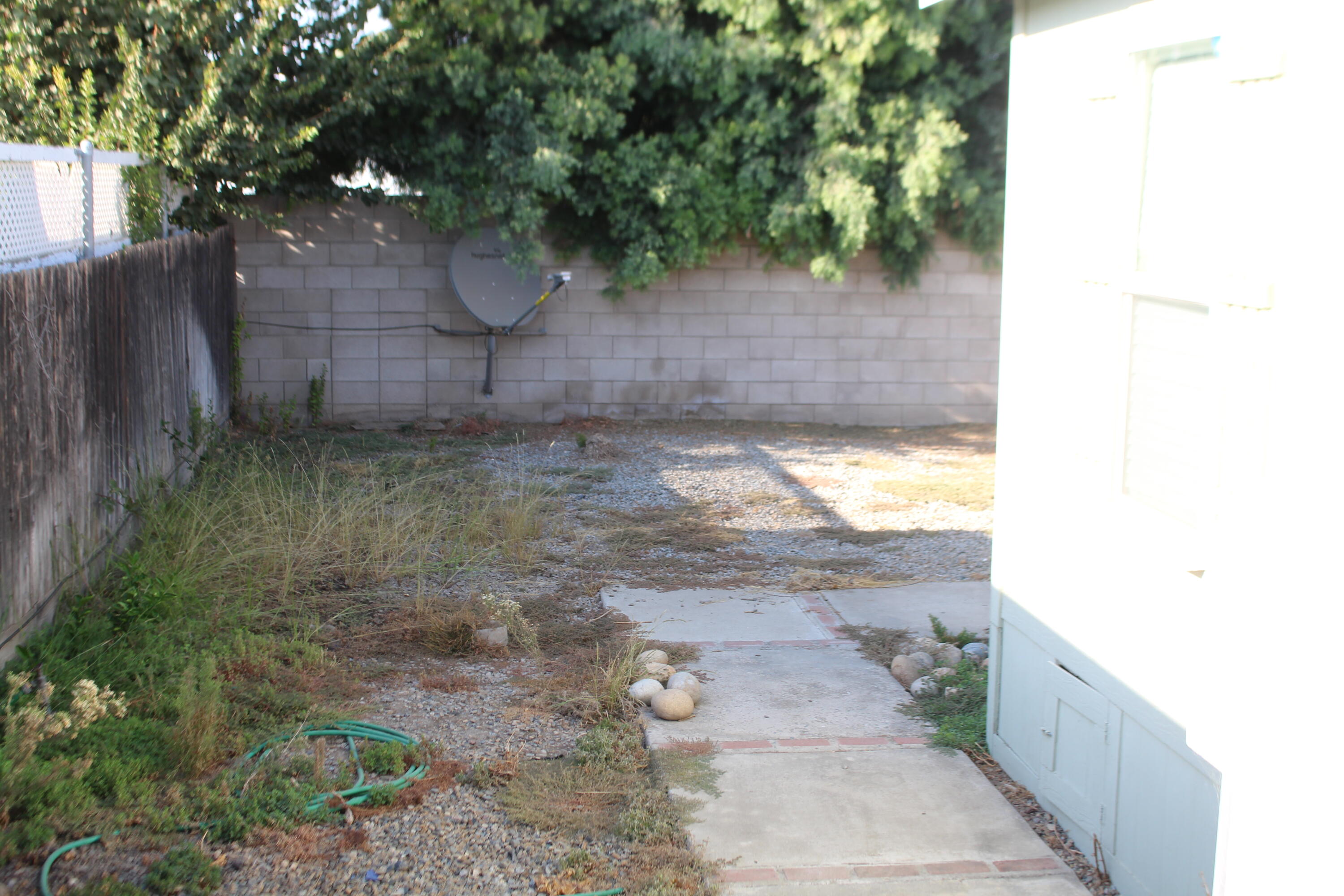100 S Westwood St #20, Porterville, CA 93257