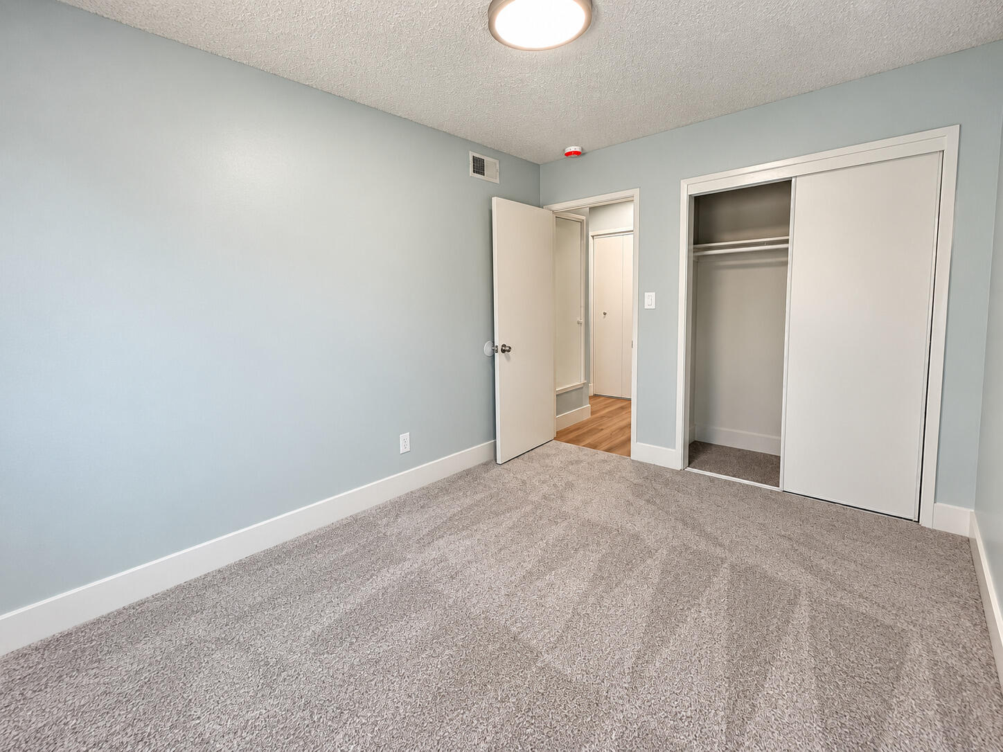 1565 Lark St, Hanford, CA 93230
