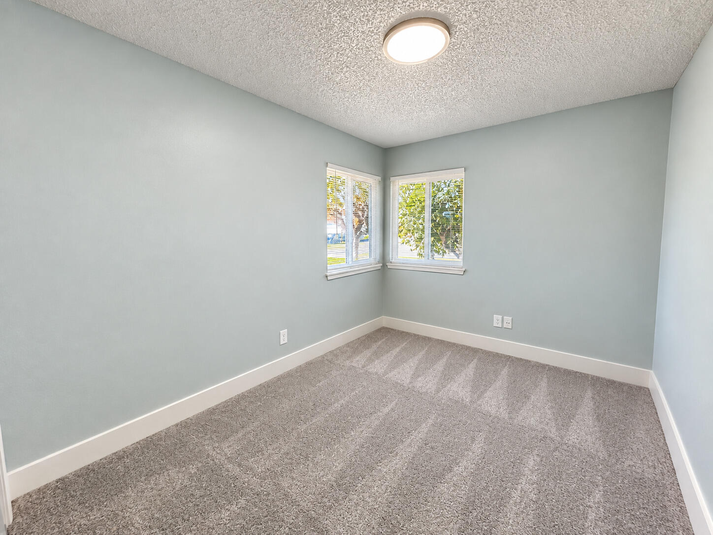 1565 Lark St, Hanford, CA 93230