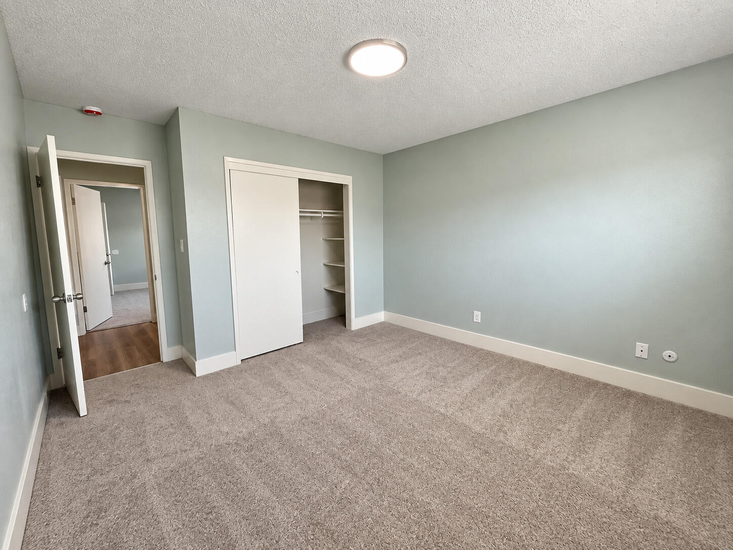 1565 Lark St, Hanford, CA 93230