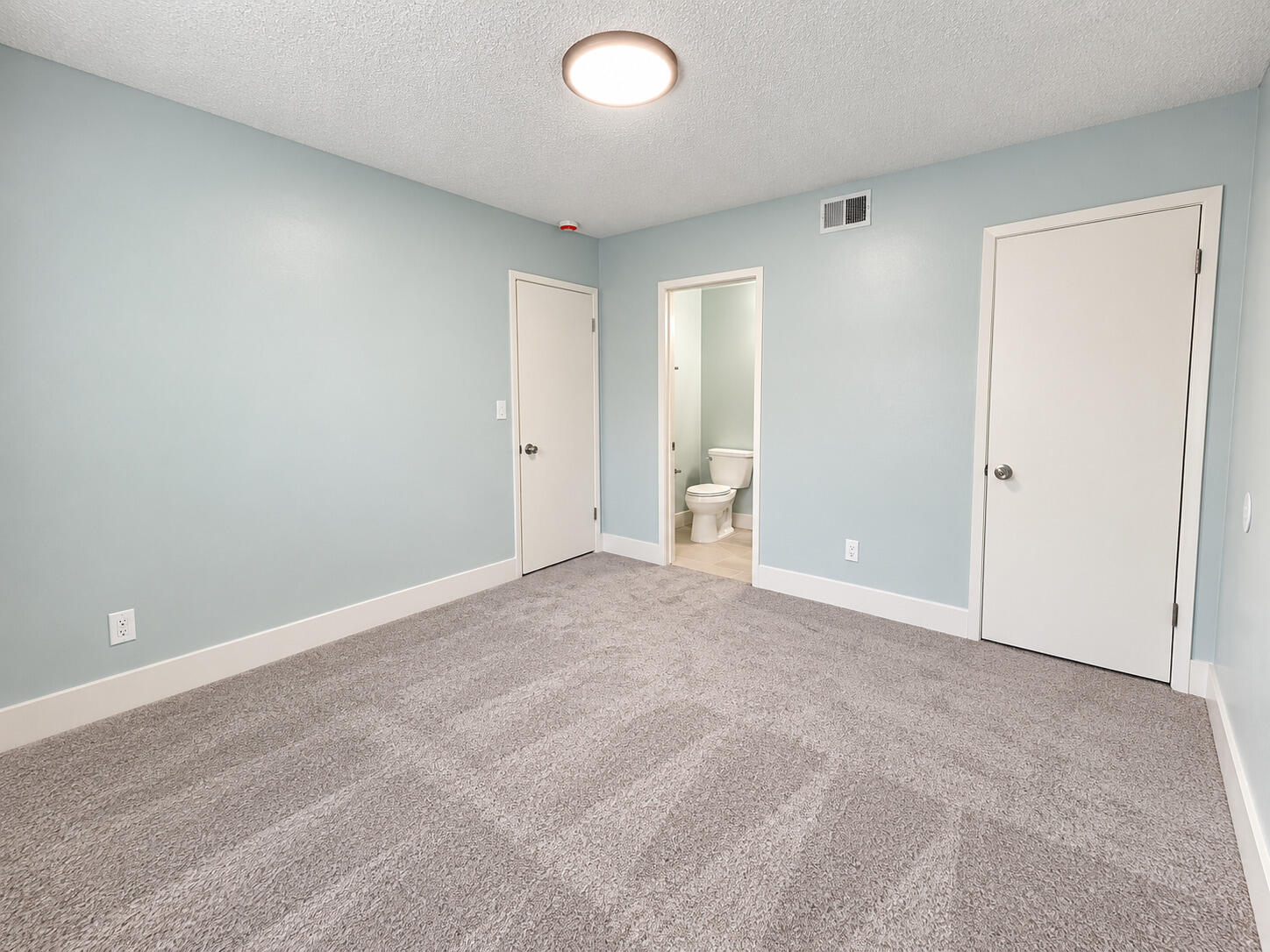 1565 Lark St, Hanford, CA 93230