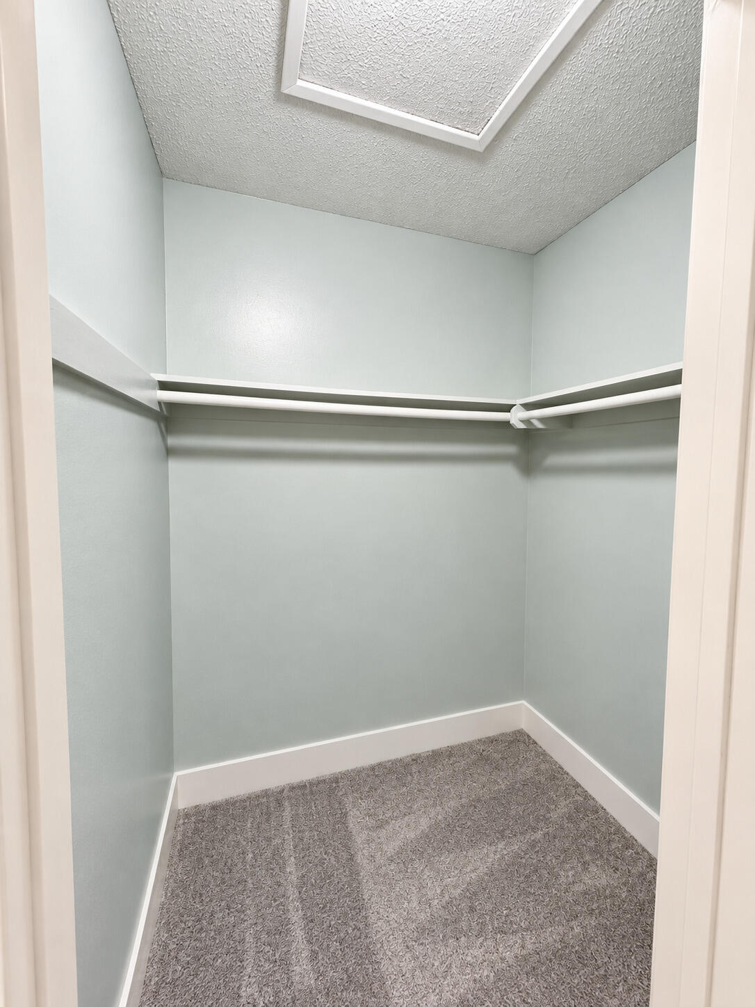1565 Lark St, Hanford, CA 93230