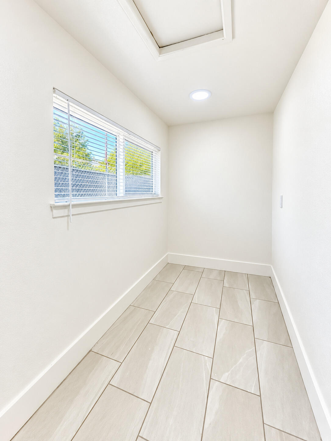 141 W Ashlan Ave, Fresno, CA 93705