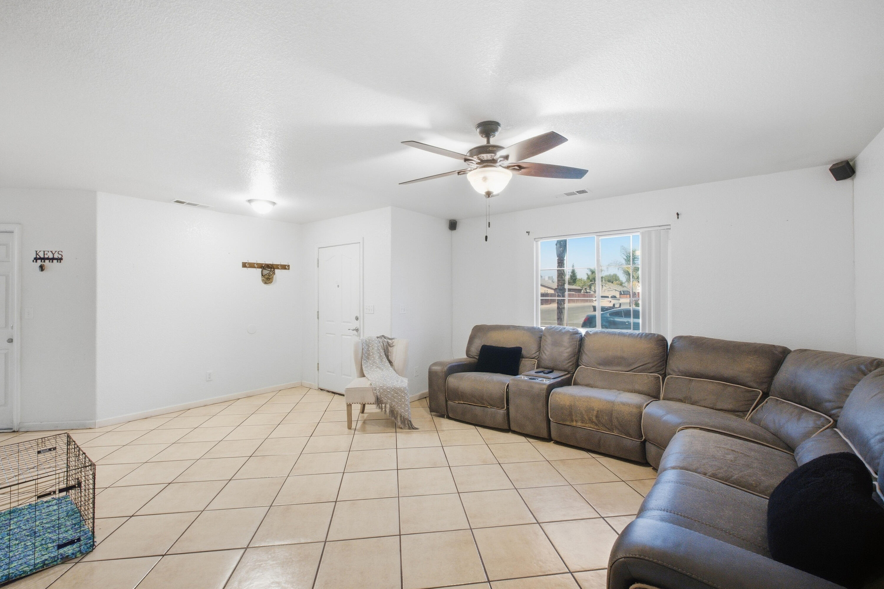 921 Lybarger Ave, Porterville, CA 93257