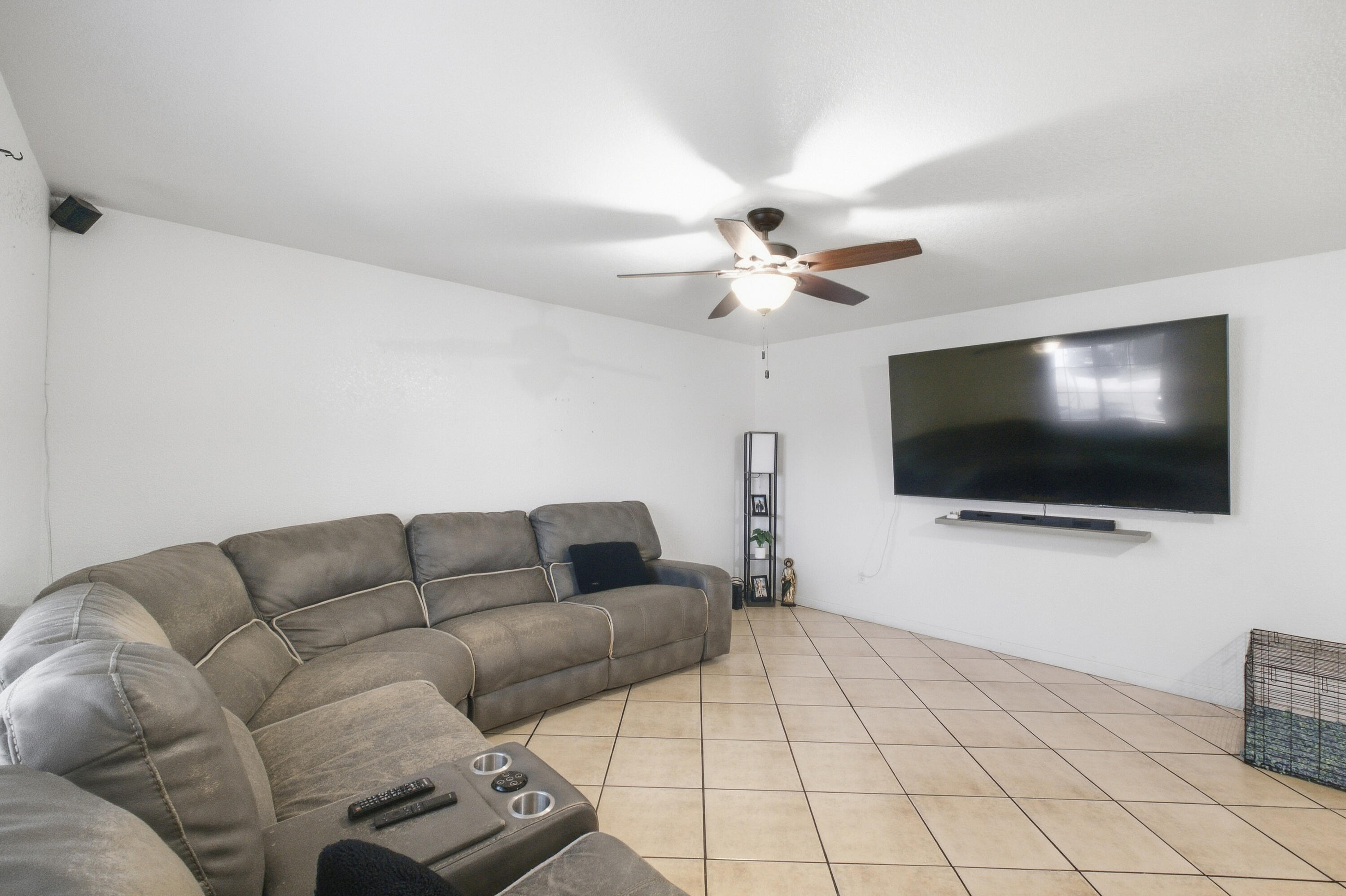 921 Lybarger Ave, Porterville, CA 93257