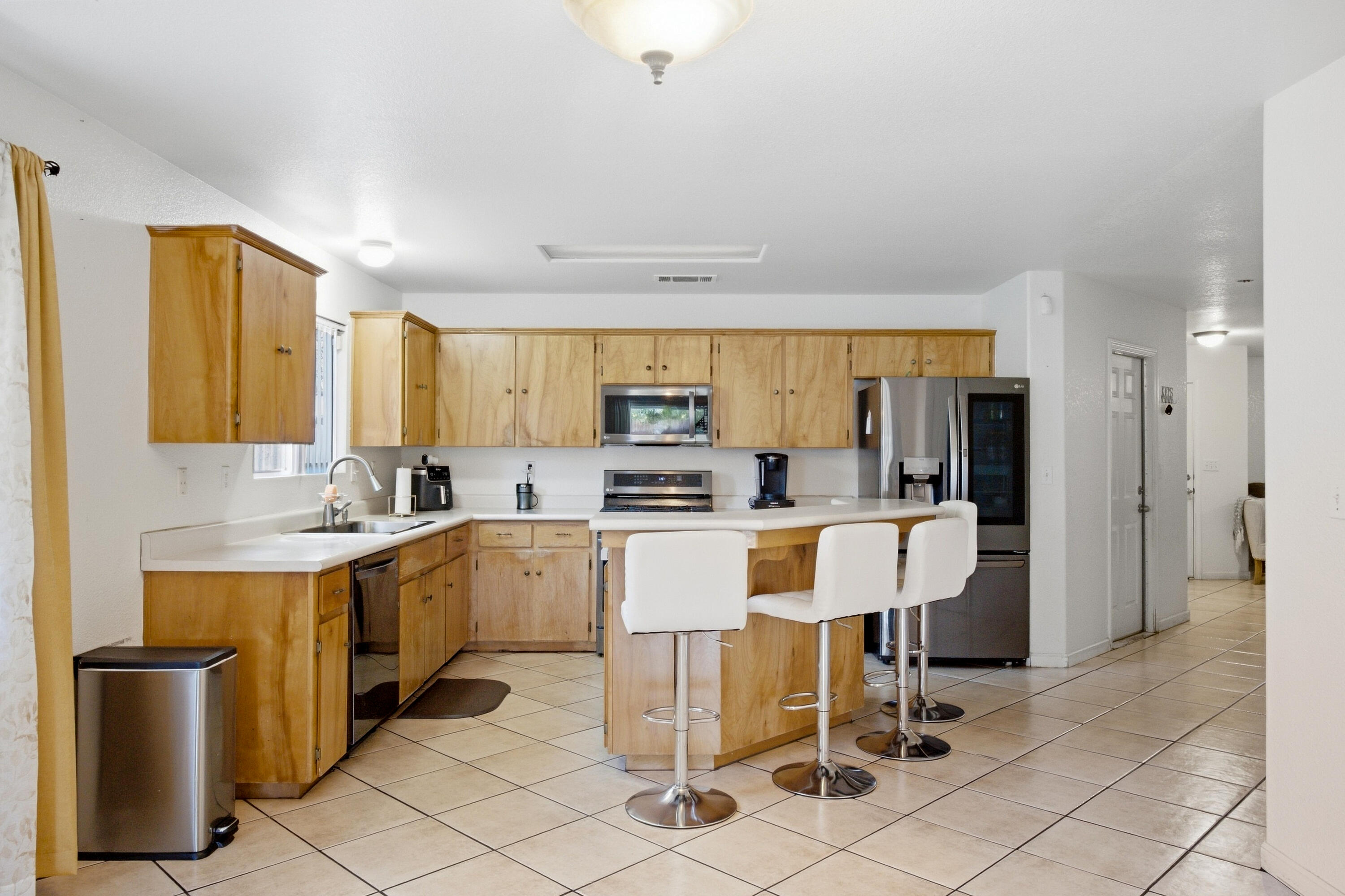 921 Lybarger Ave, Porterville, CA 93257