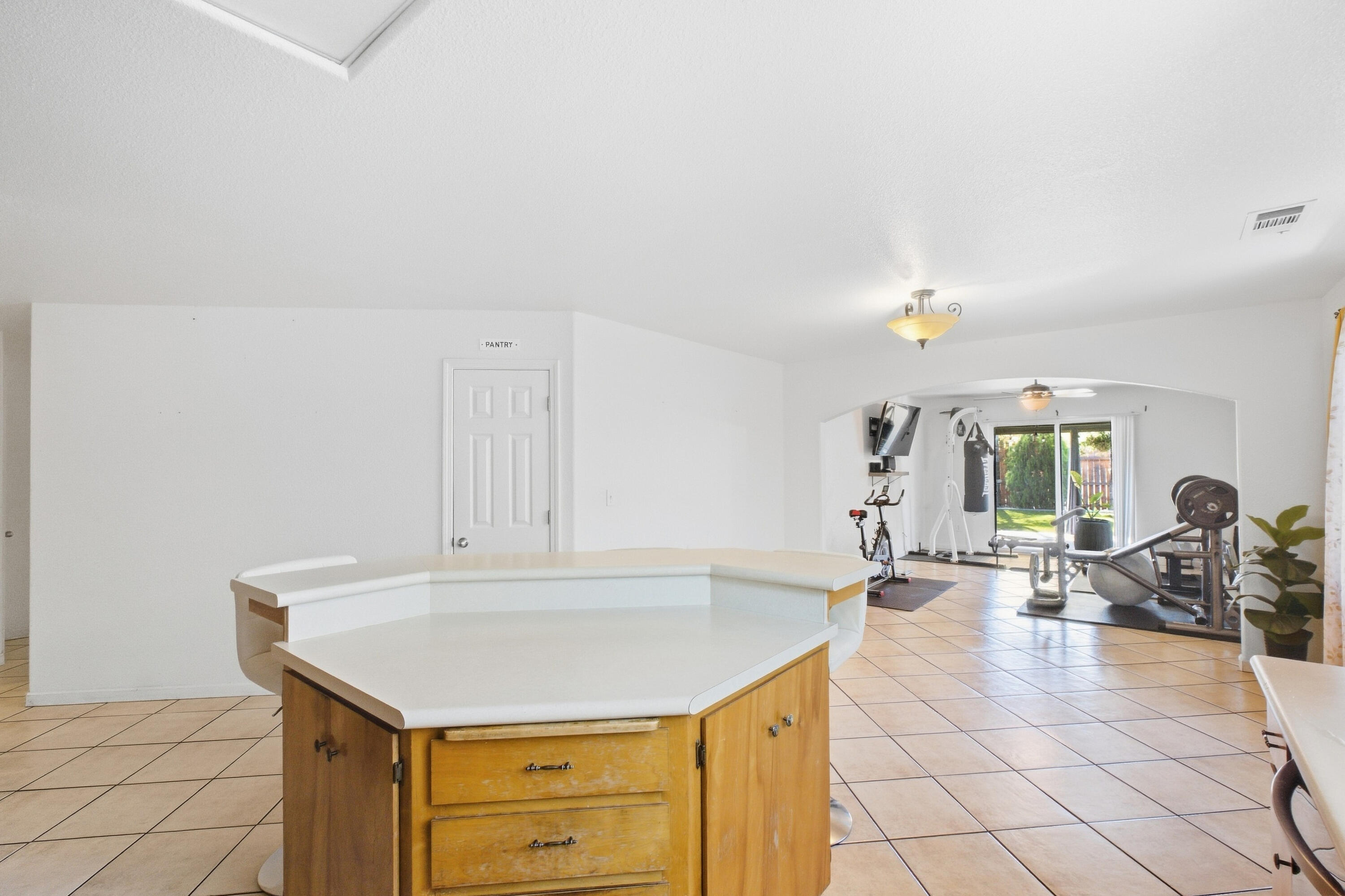 921 Lybarger Ave, Porterville, CA 93257