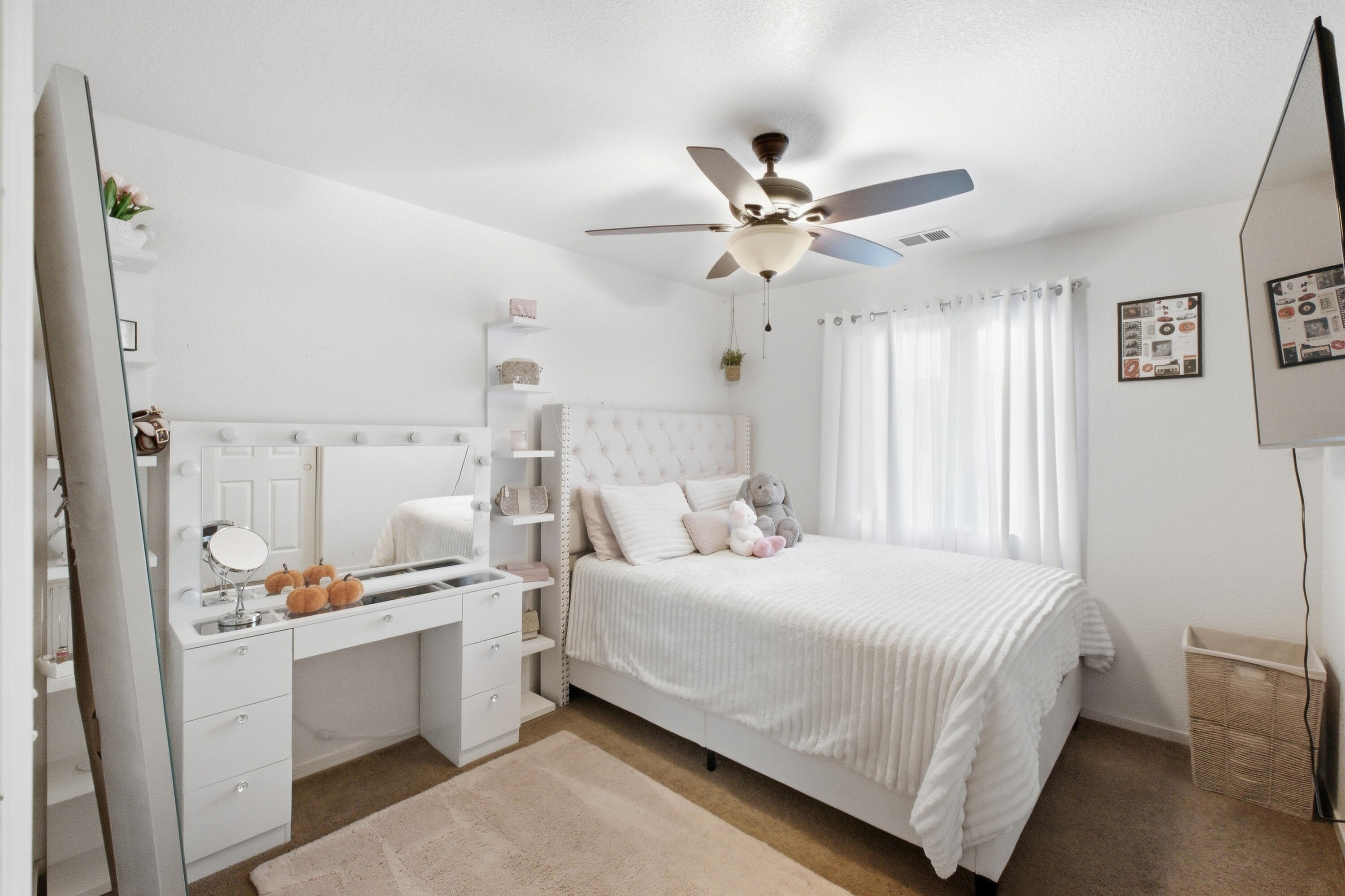 921 Lybarger Ave, Porterville, CA 93257