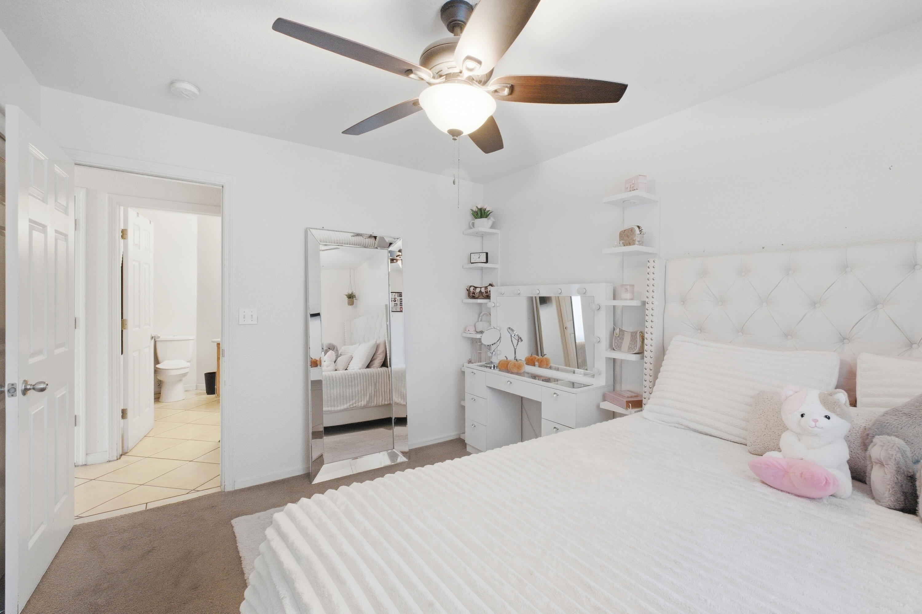 921 Lybarger Ave, Porterville, CA 93257