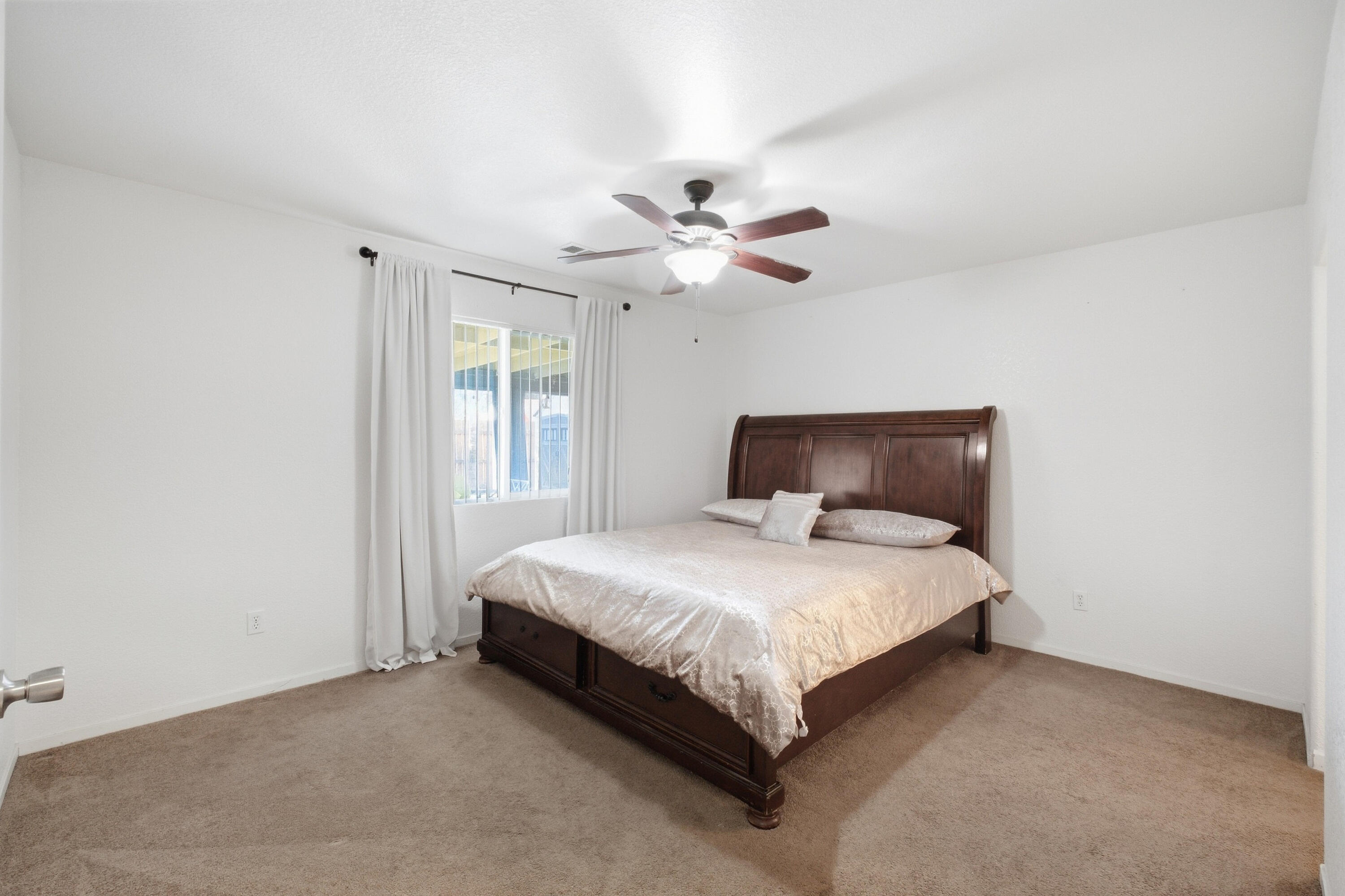 921 Lybarger Ave, Porterville, CA 93257