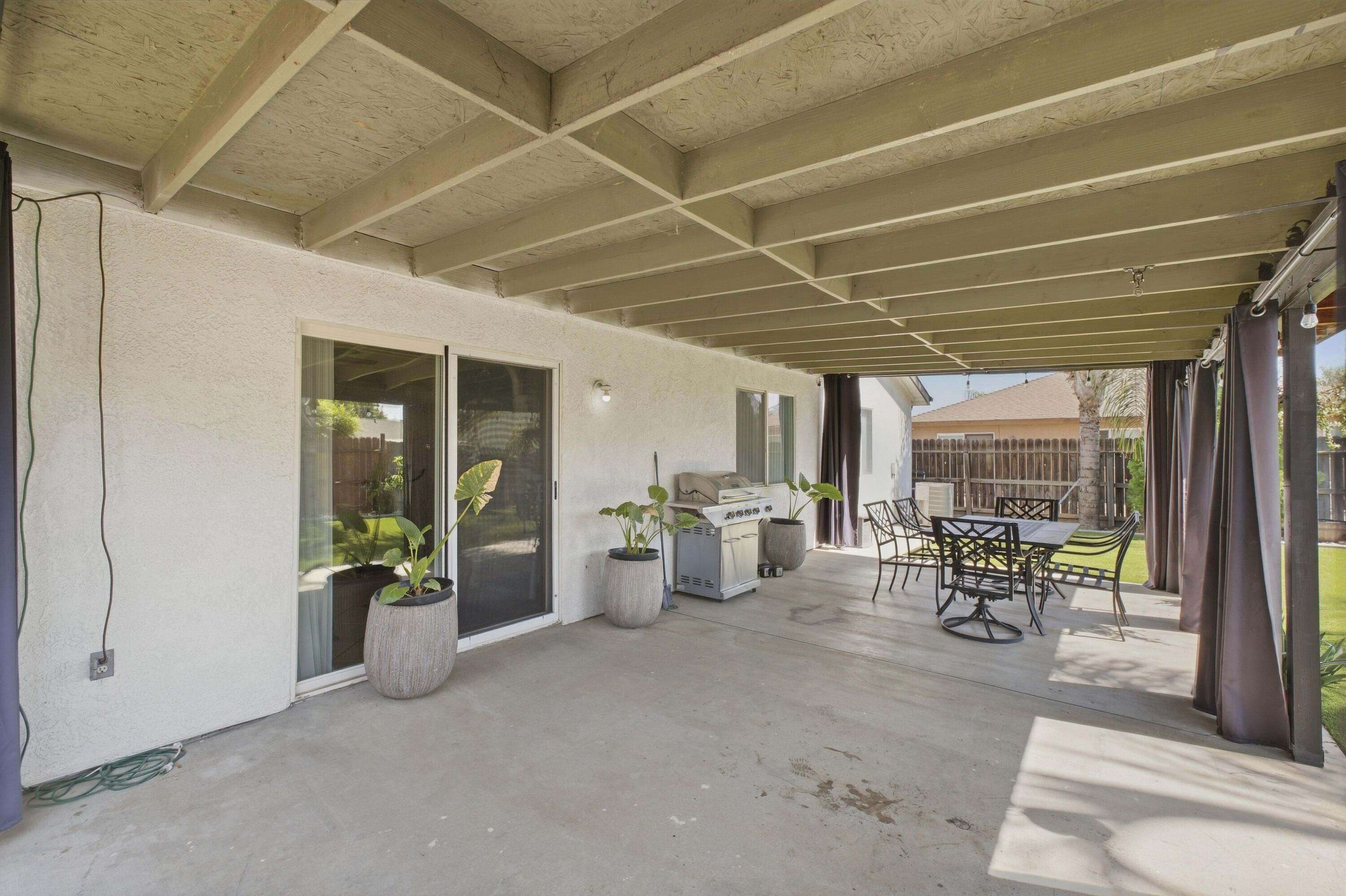 921 Lybarger Ave, Porterville, CA 93257