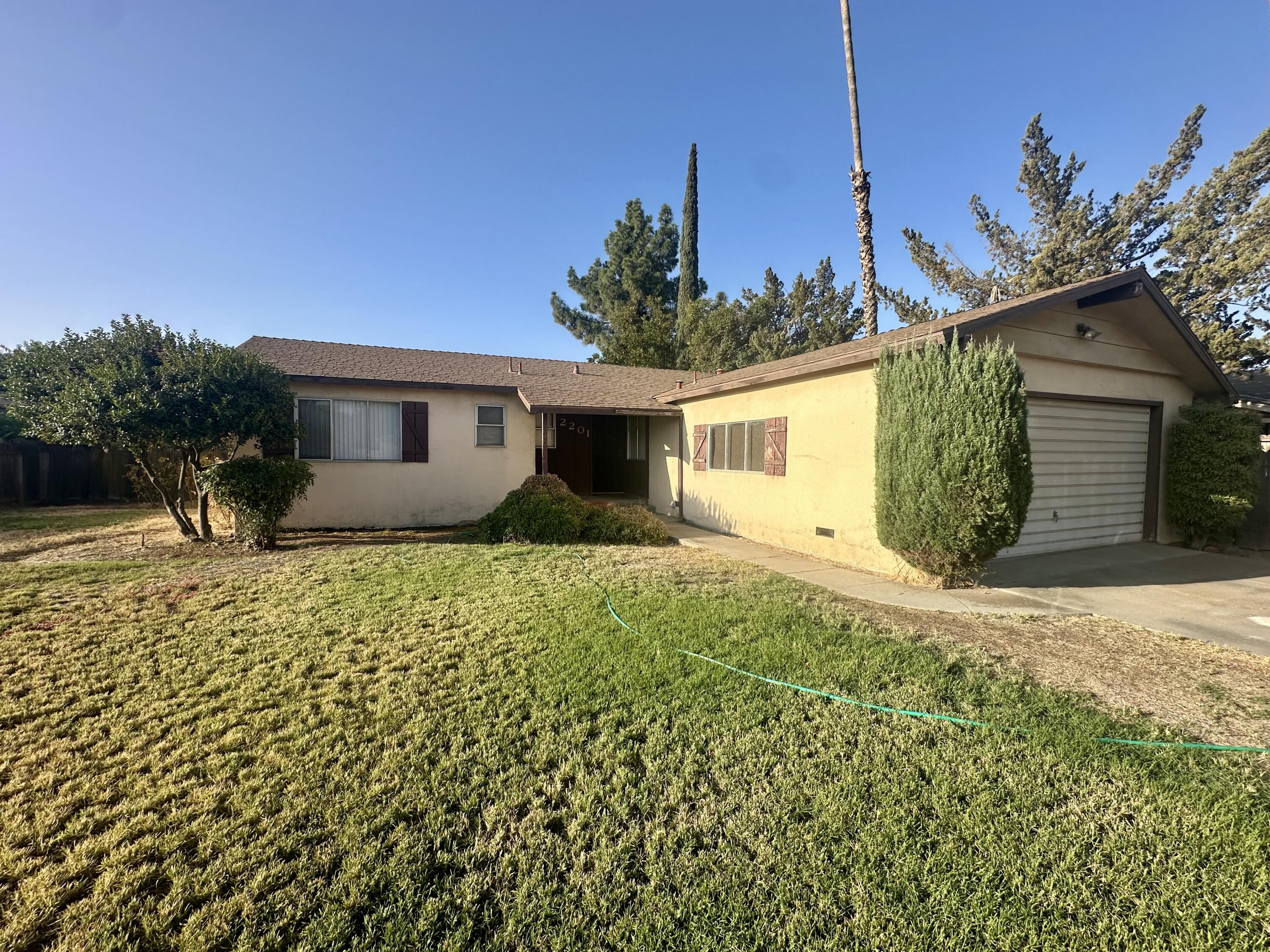 2201 Philip Ave, Corcoran, CA 93212