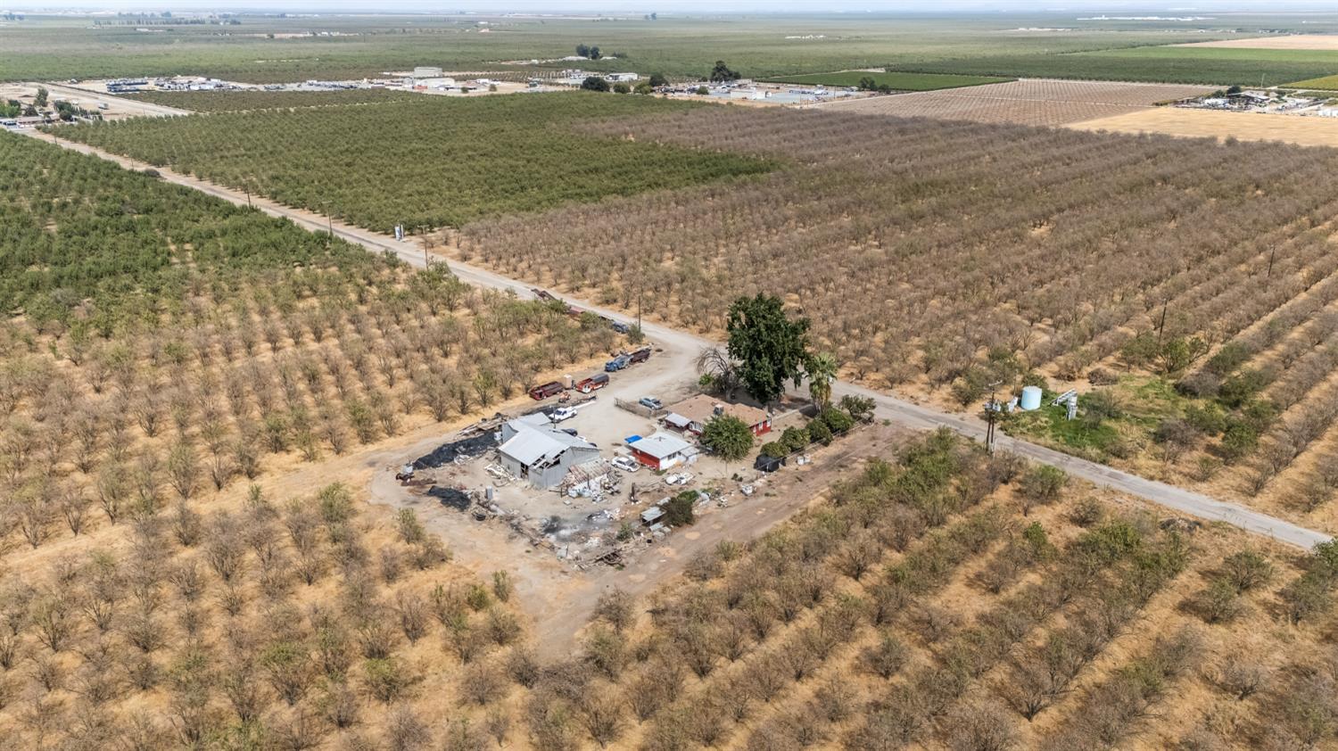 1 Dietz Dietz Rd, Earlimart, CA 93219