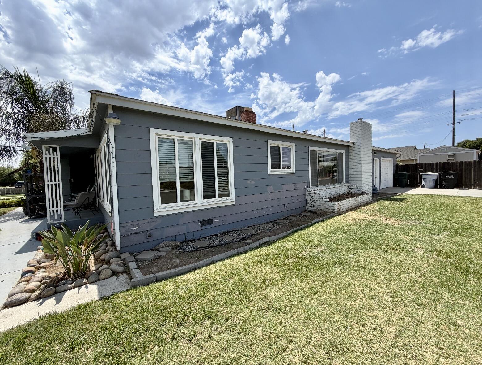 1826 Mckinley Ave, Hanford, CA 93230