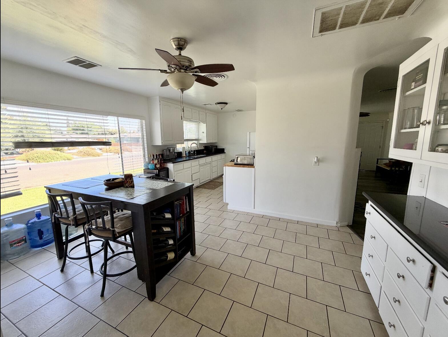 1826 Mckinley Ave, Hanford, CA 93230