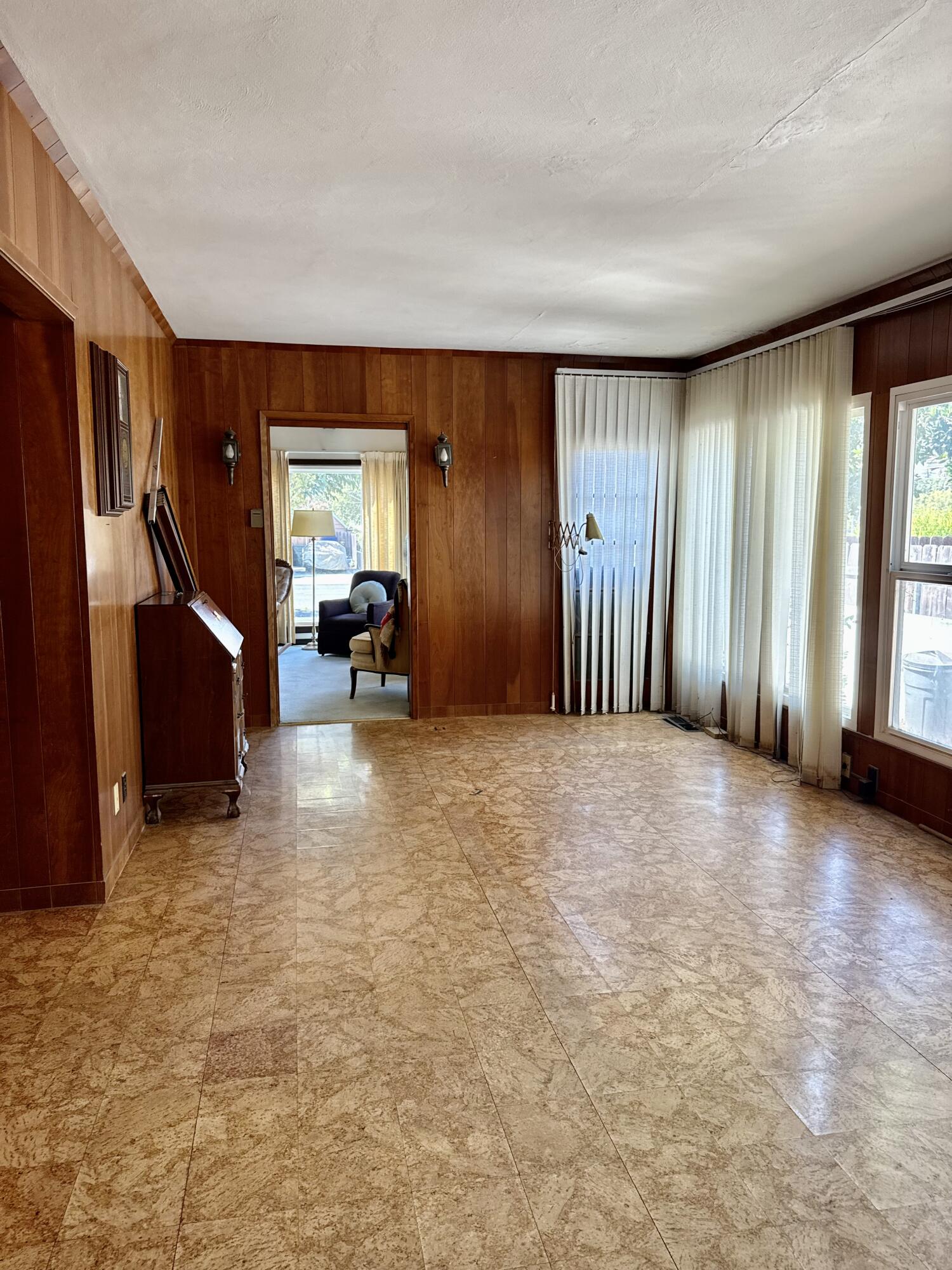 237 Portola Ave, Exeter, CA 93221