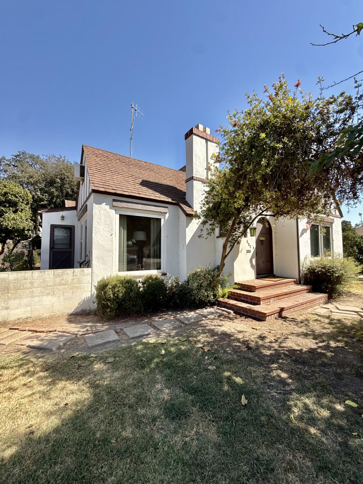 237 Portola Ave, Exeter, CA 93221
