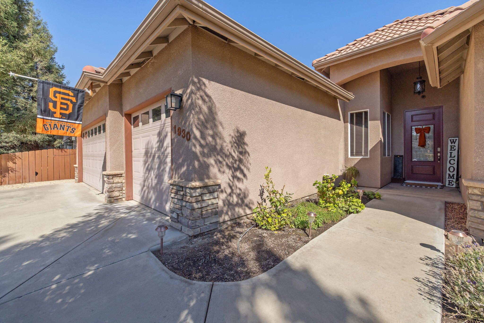 1930 E Monte Vista Ave, Visalia, CA 93292