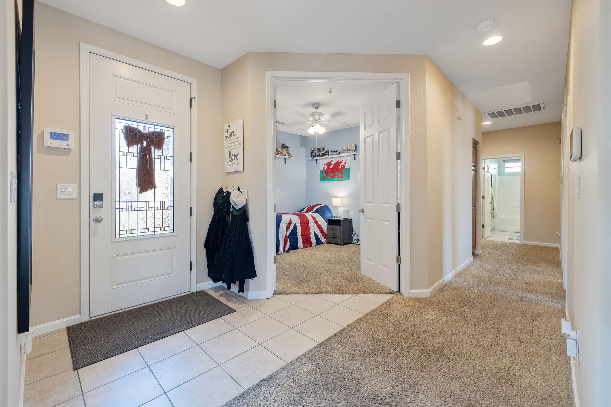1930 E Monte Vista Ave, Visalia, CA 93292