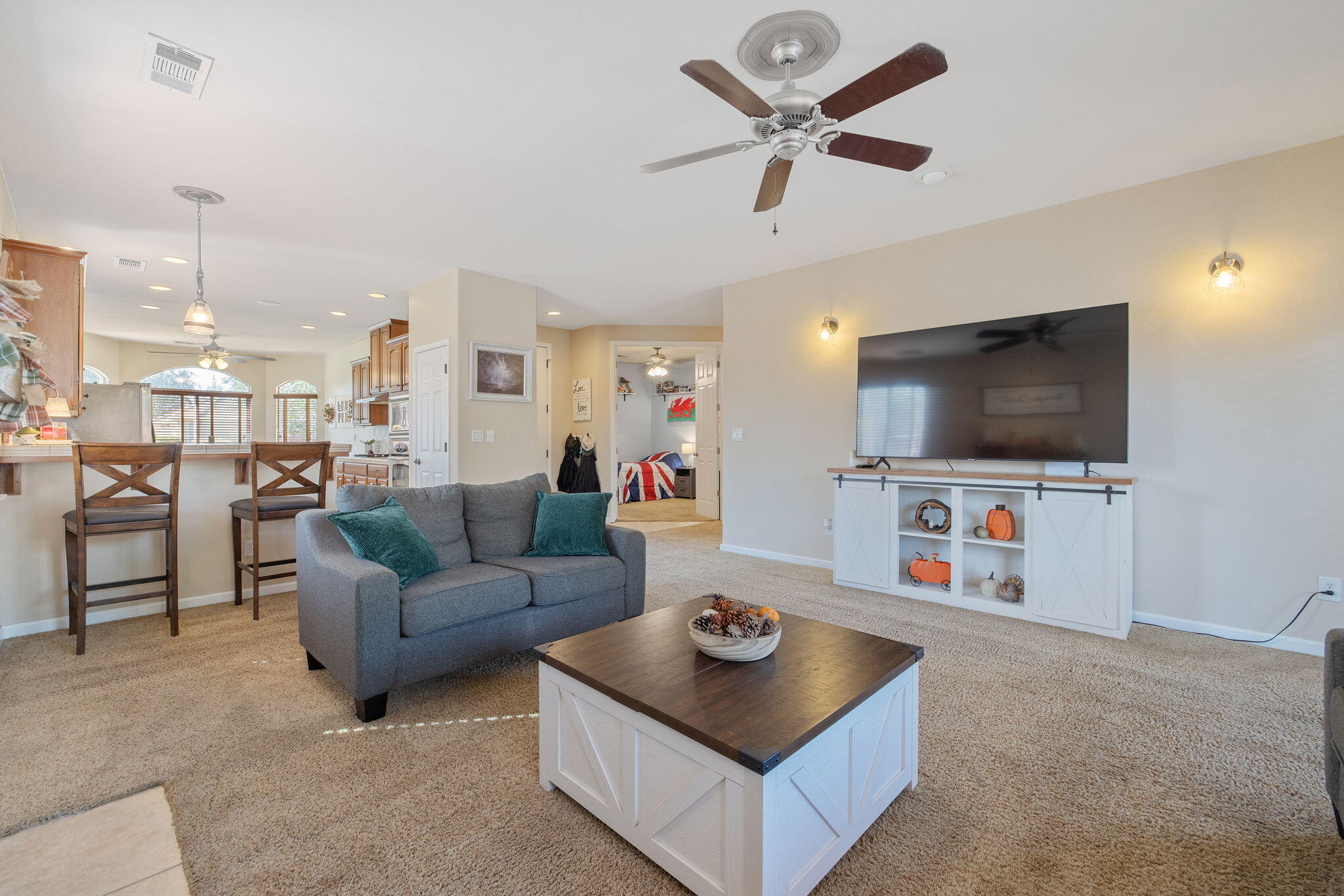 1930 E Monte Vista Ave, Visalia, CA 93292