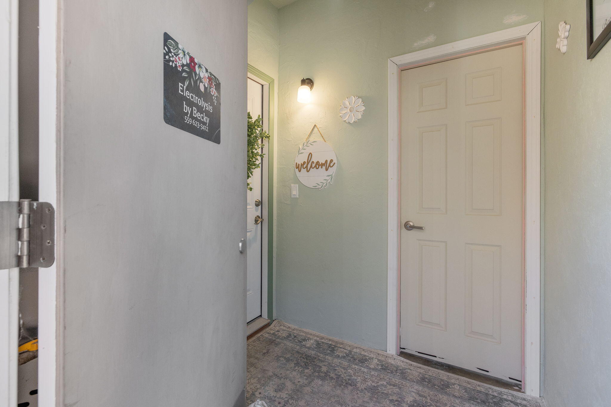 1930 E Monte Vista Ave, Visalia, CA 93292