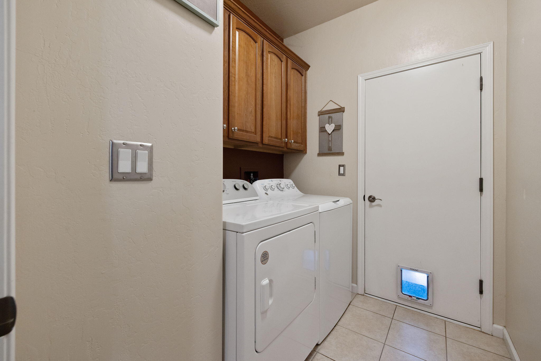 1930 E Monte Vista Ave, Visalia, CA 93292