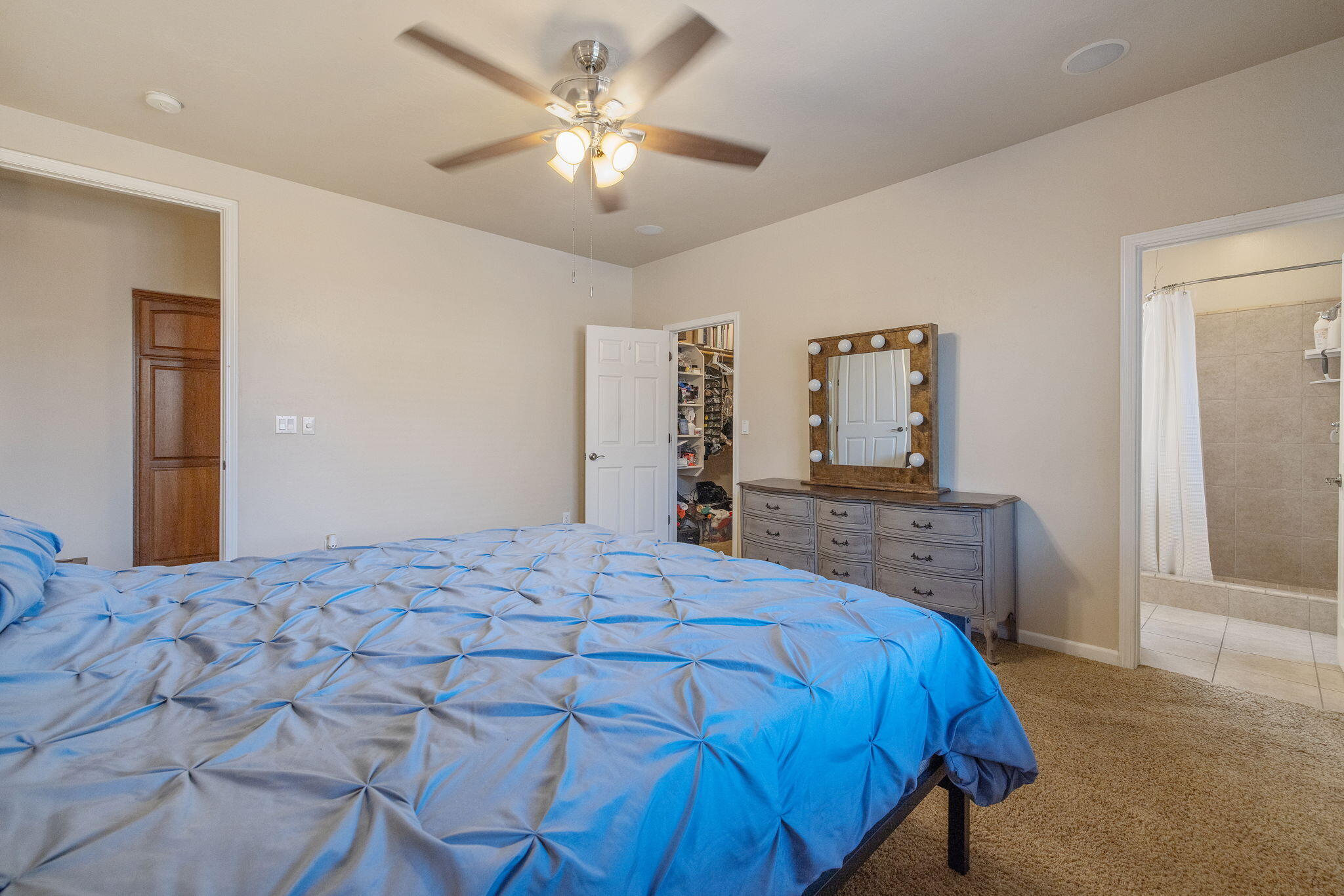 1930 E Monte Vista Ave, Visalia, CA 93292