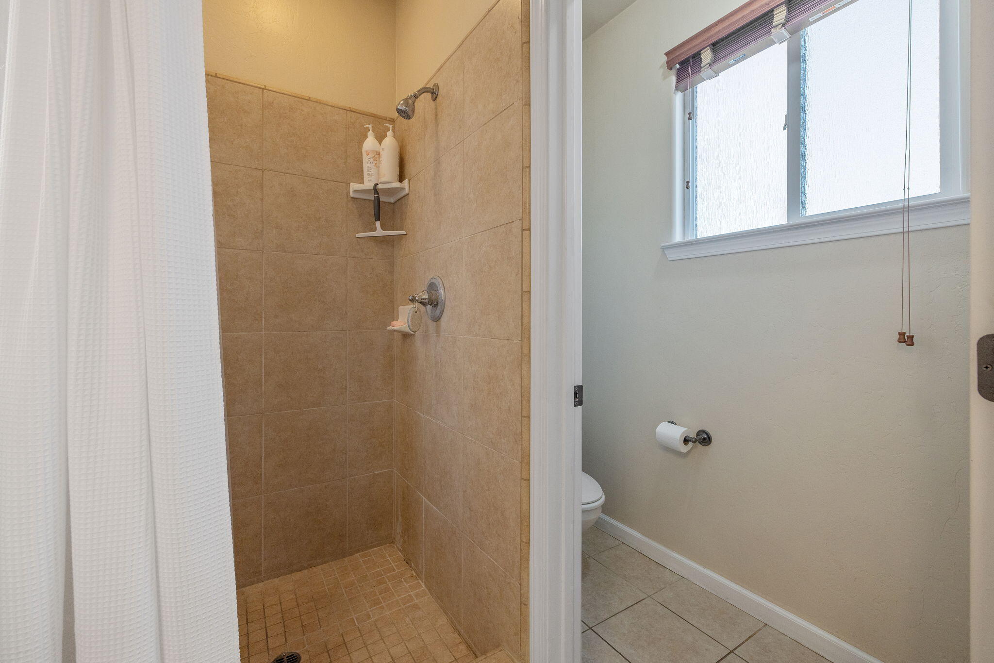 1930 E Monte Vista Ave, Visalia, CA 93292