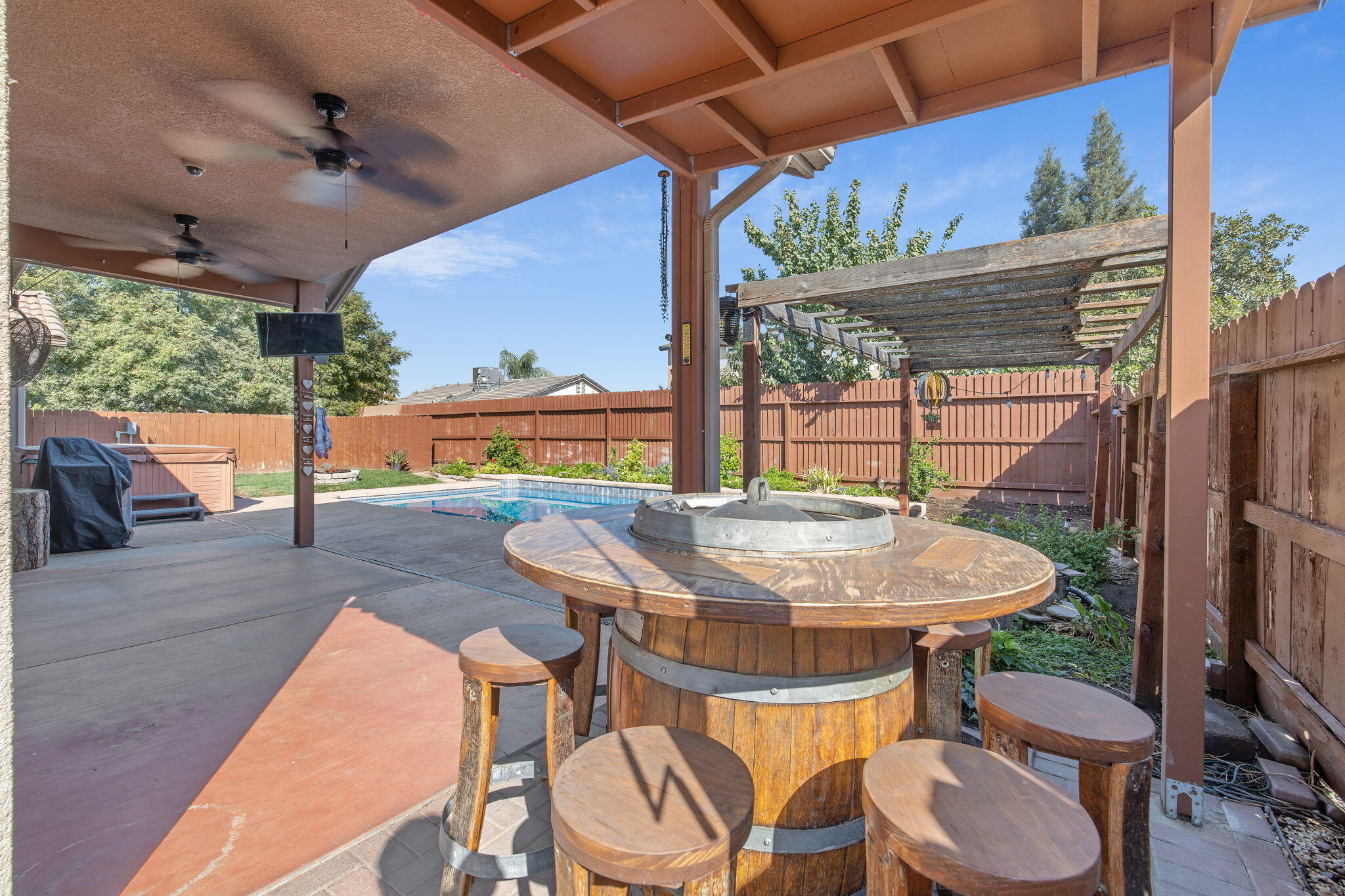 1930 E Monte Vista Ave, Visalia, CA 93292
