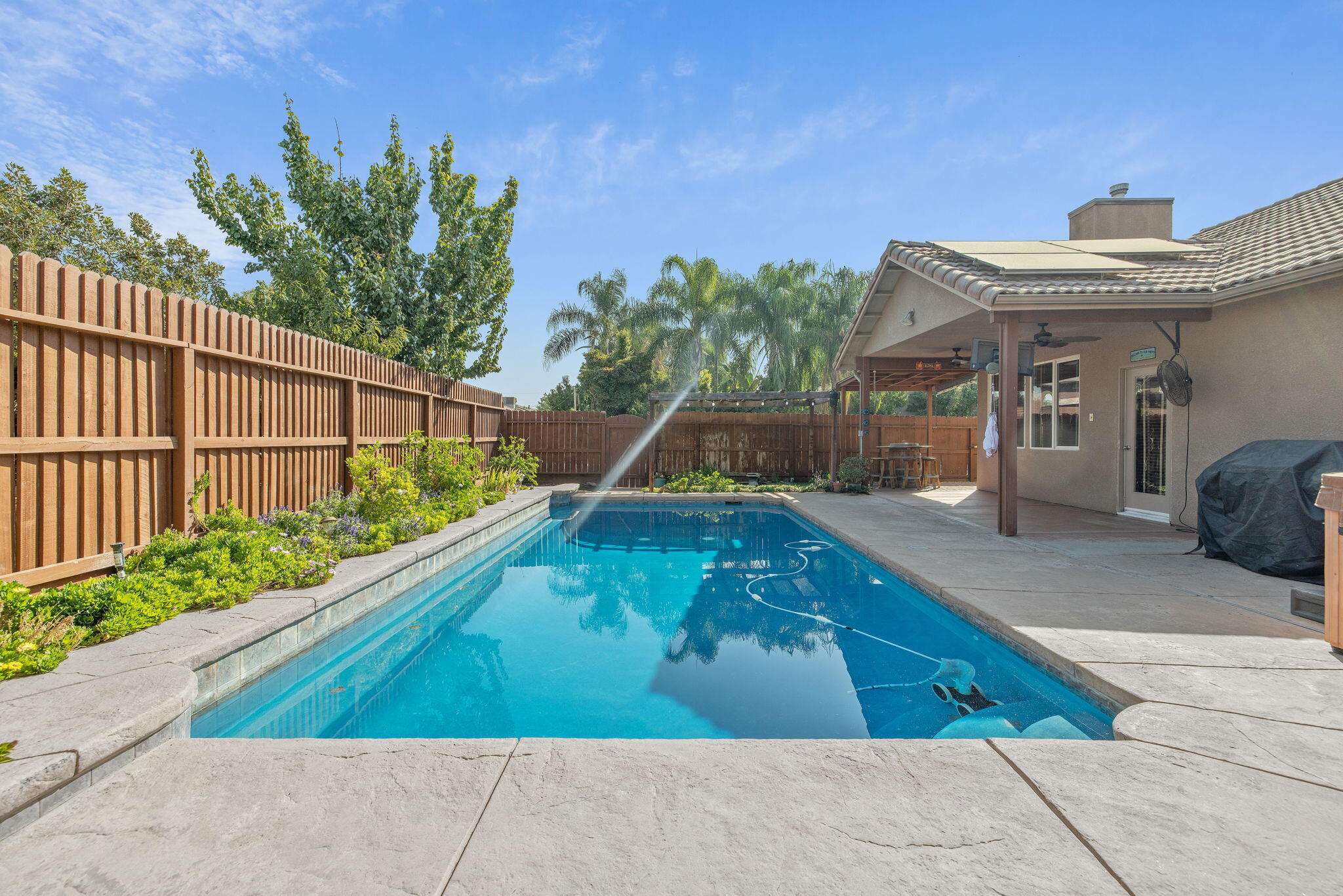 1930 E Monte Vista Ave, Visalia, CA 93292