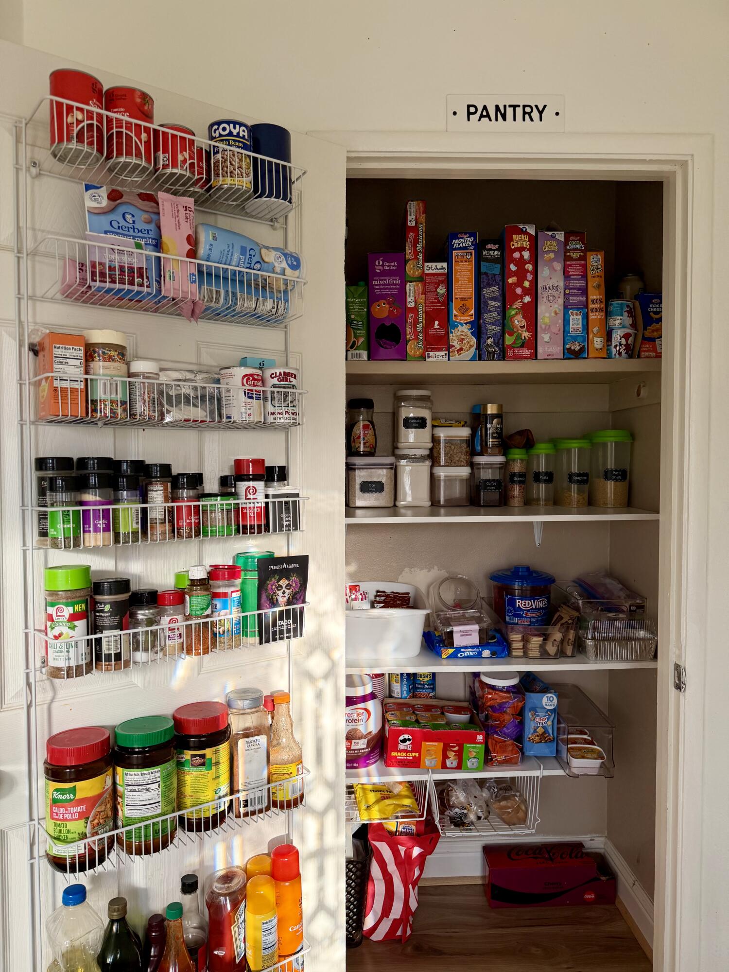 716 S Ametjian St, Tulare, CA 93274