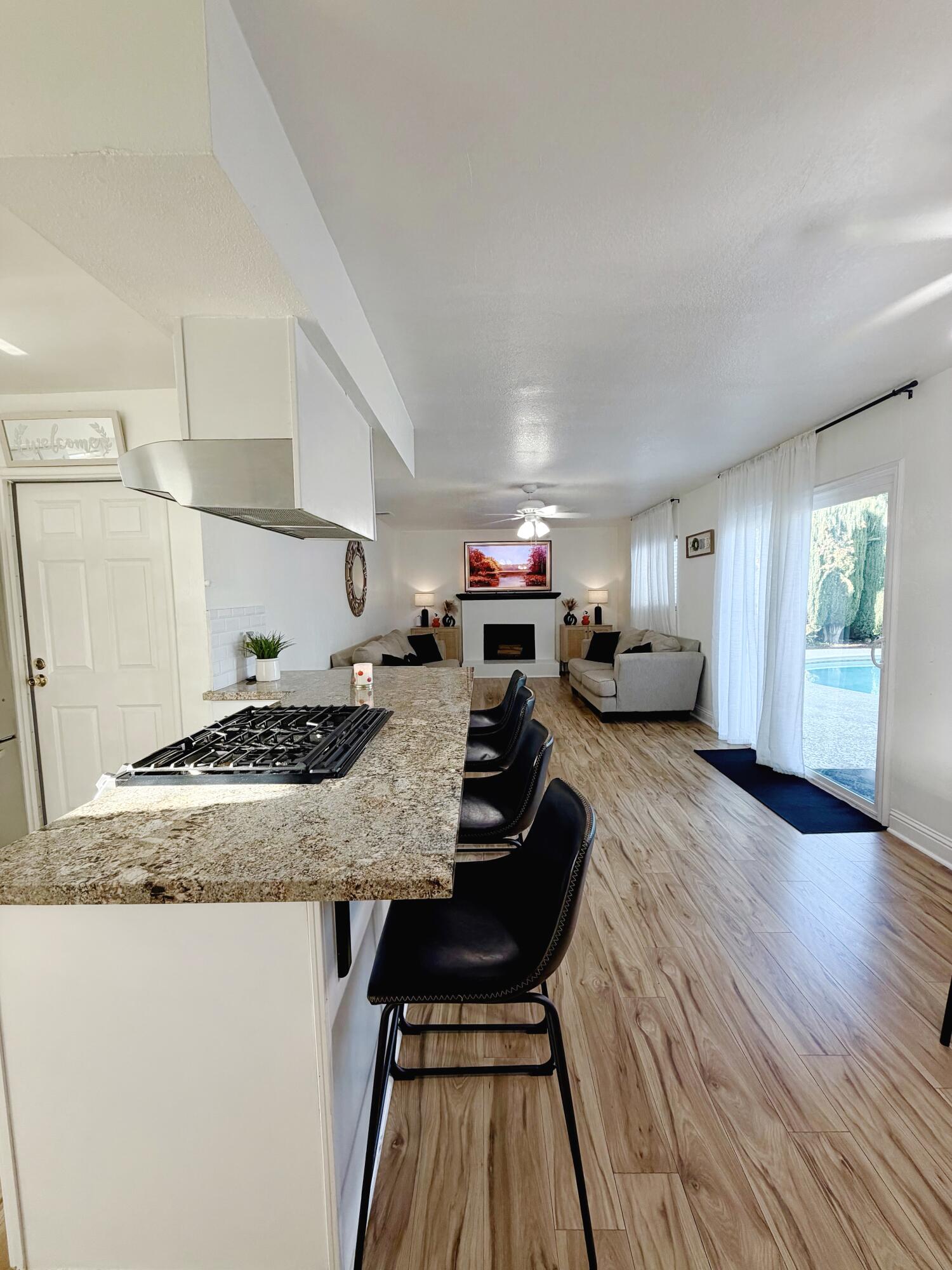 716 S Ametjian St, Tulare, CA 93274