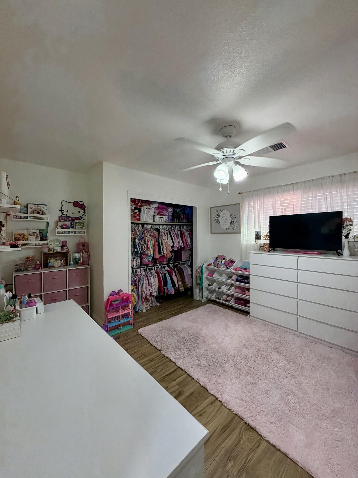 716 S Ametjian St, Tulare, CA 93274