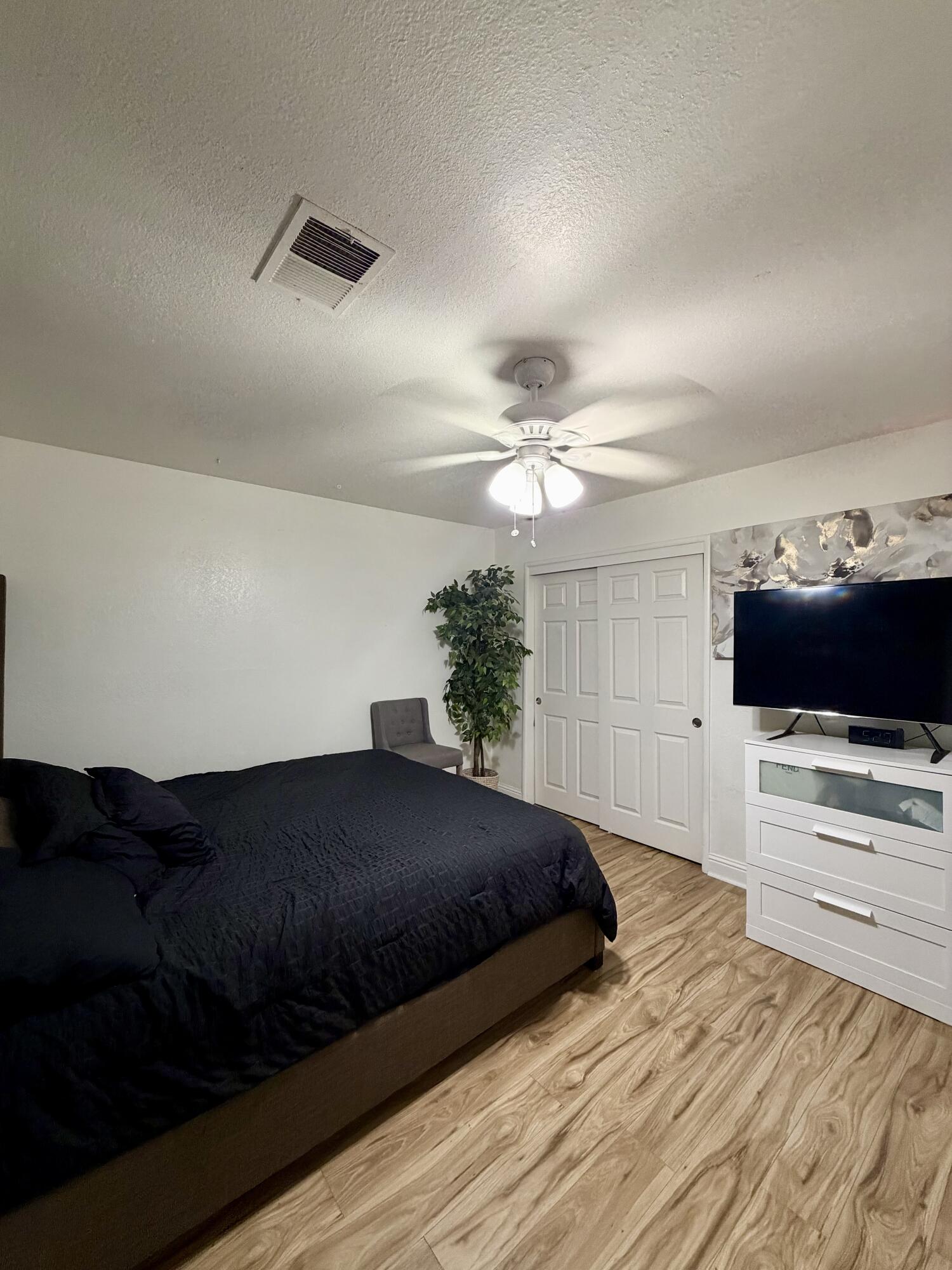 716 S Ametjian St, Tulare, CA 93274