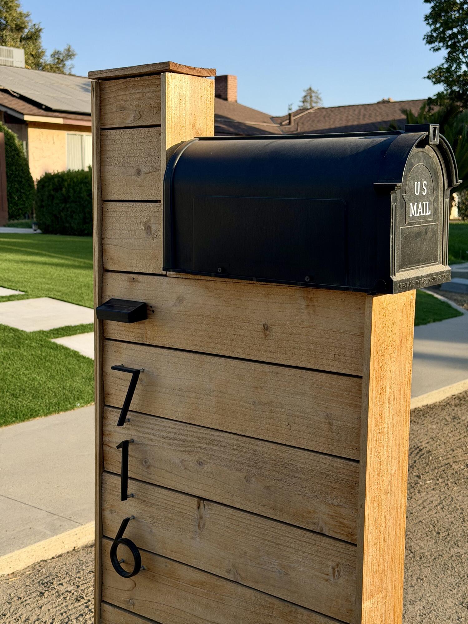 716 S Ametjian St, Tulare, CA 93274