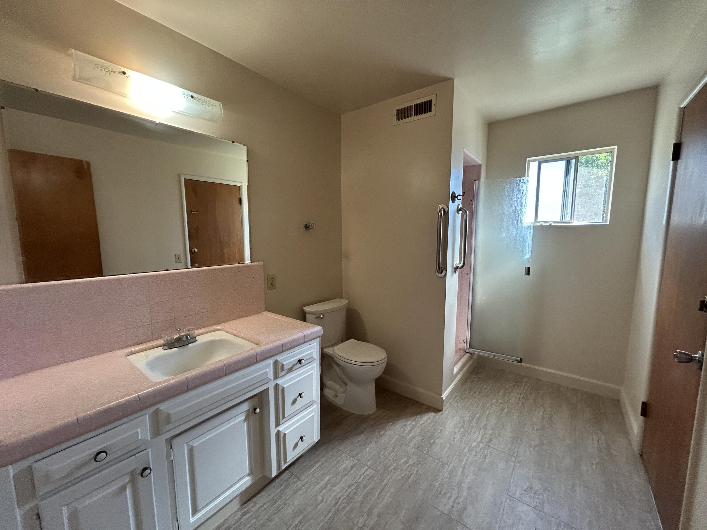 358 N Indiana St, Porterville, CA 93257