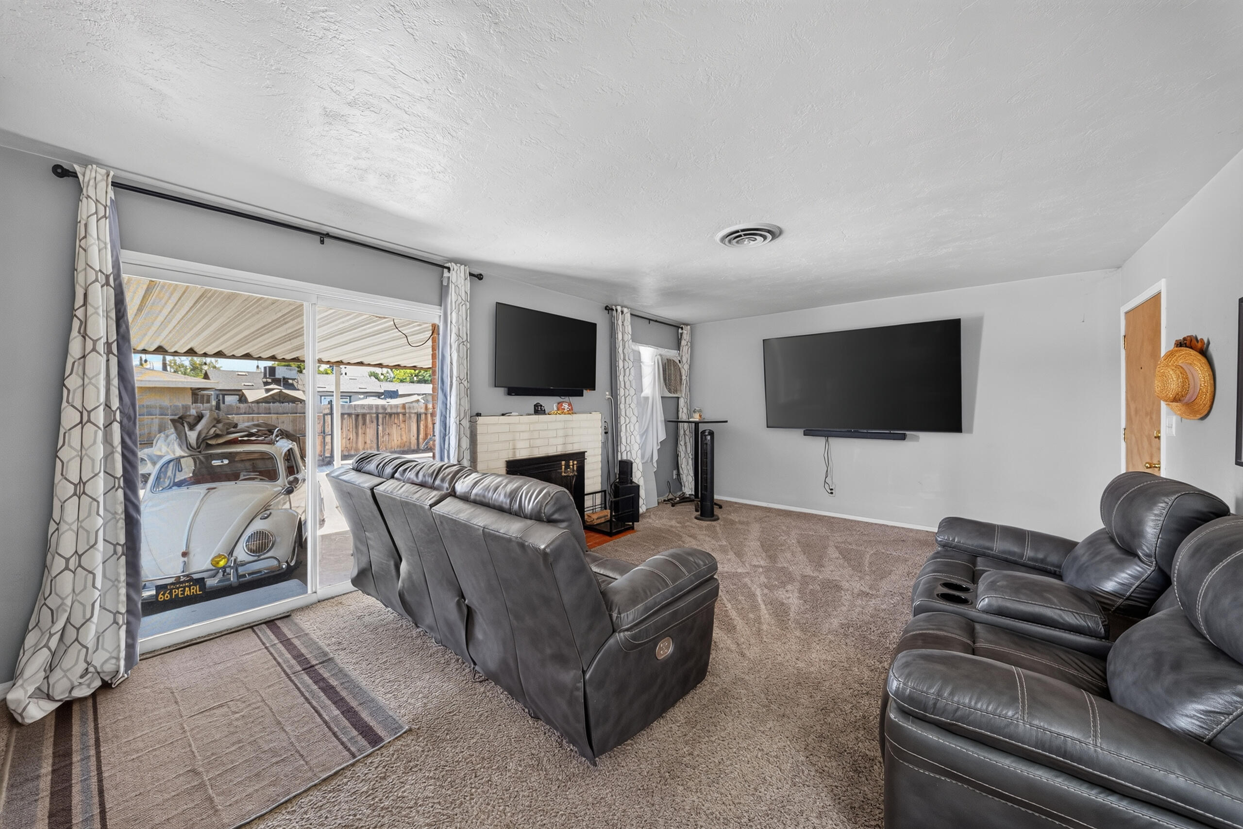 1469 E Sierra Ave, Tulare, CA 93274