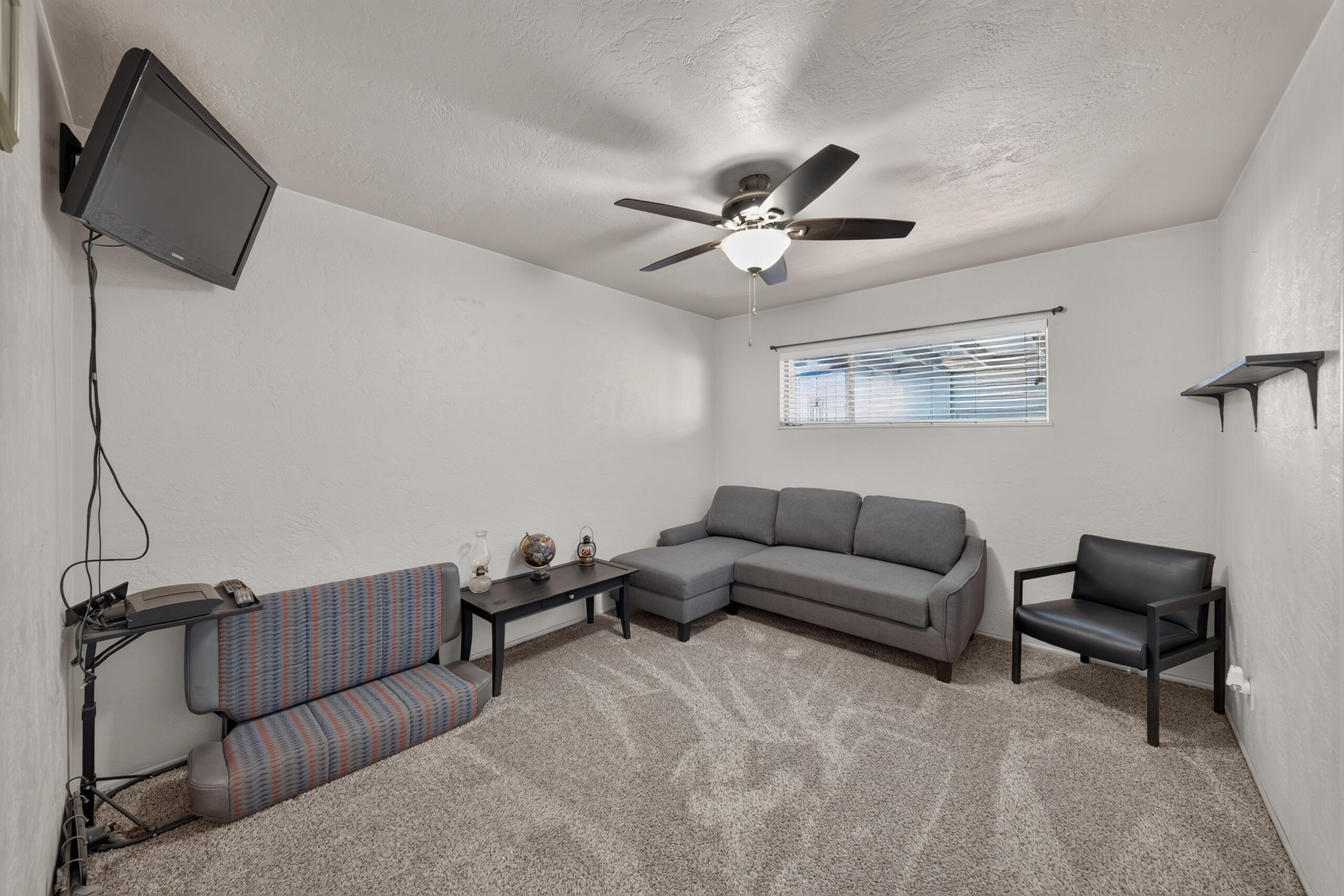 1469 E Sierra Ave, Tulare, CA 93274