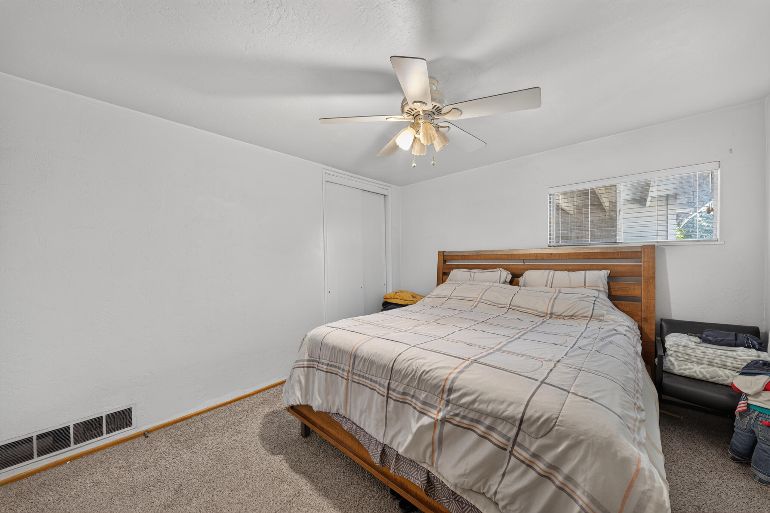 1469 E Sierra Ave, Tulare, CA 93274