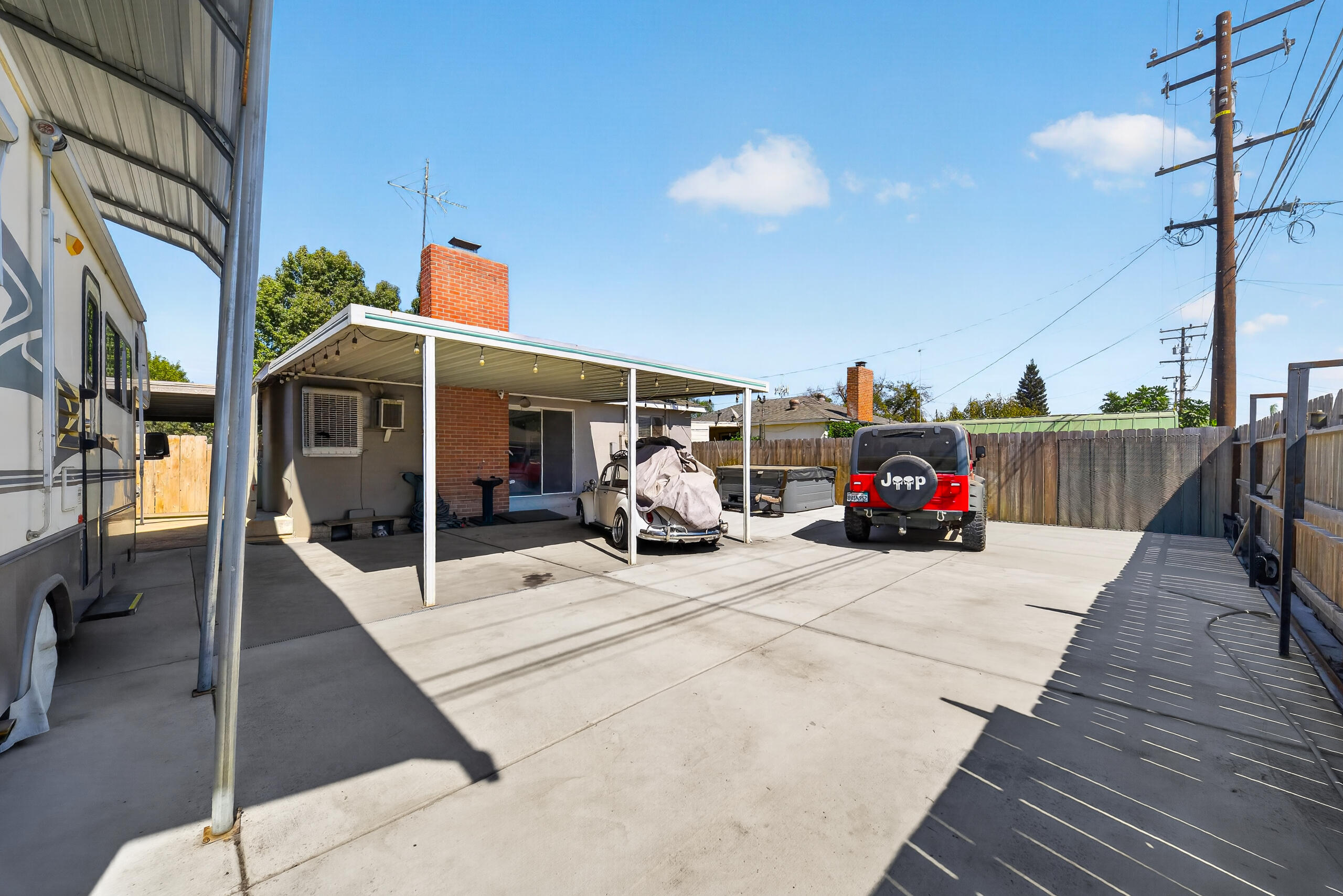 1469 E Sierra Ave, Tulare, CA 93274