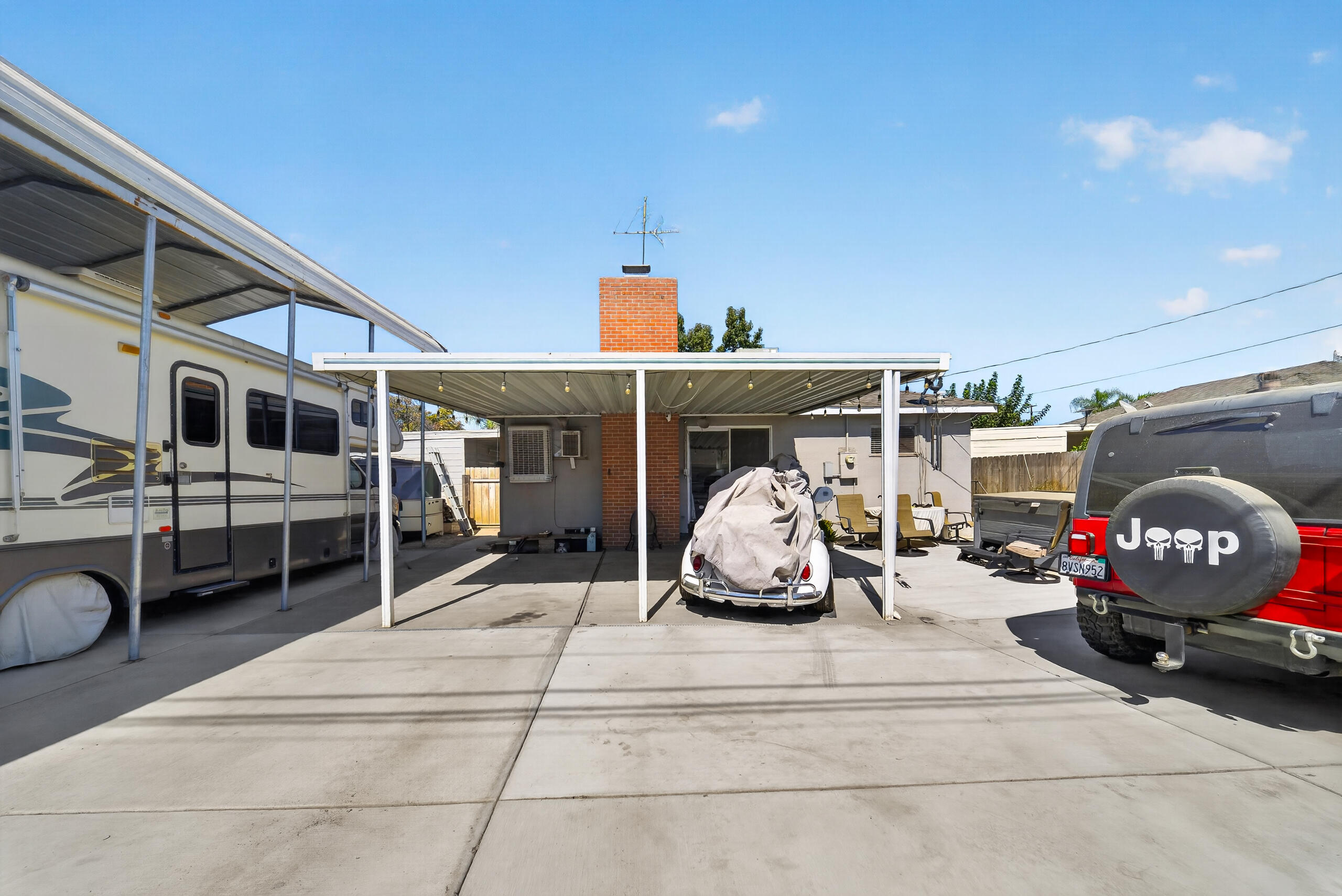 1469 E Sierra Ave, Tulare, CA 93274